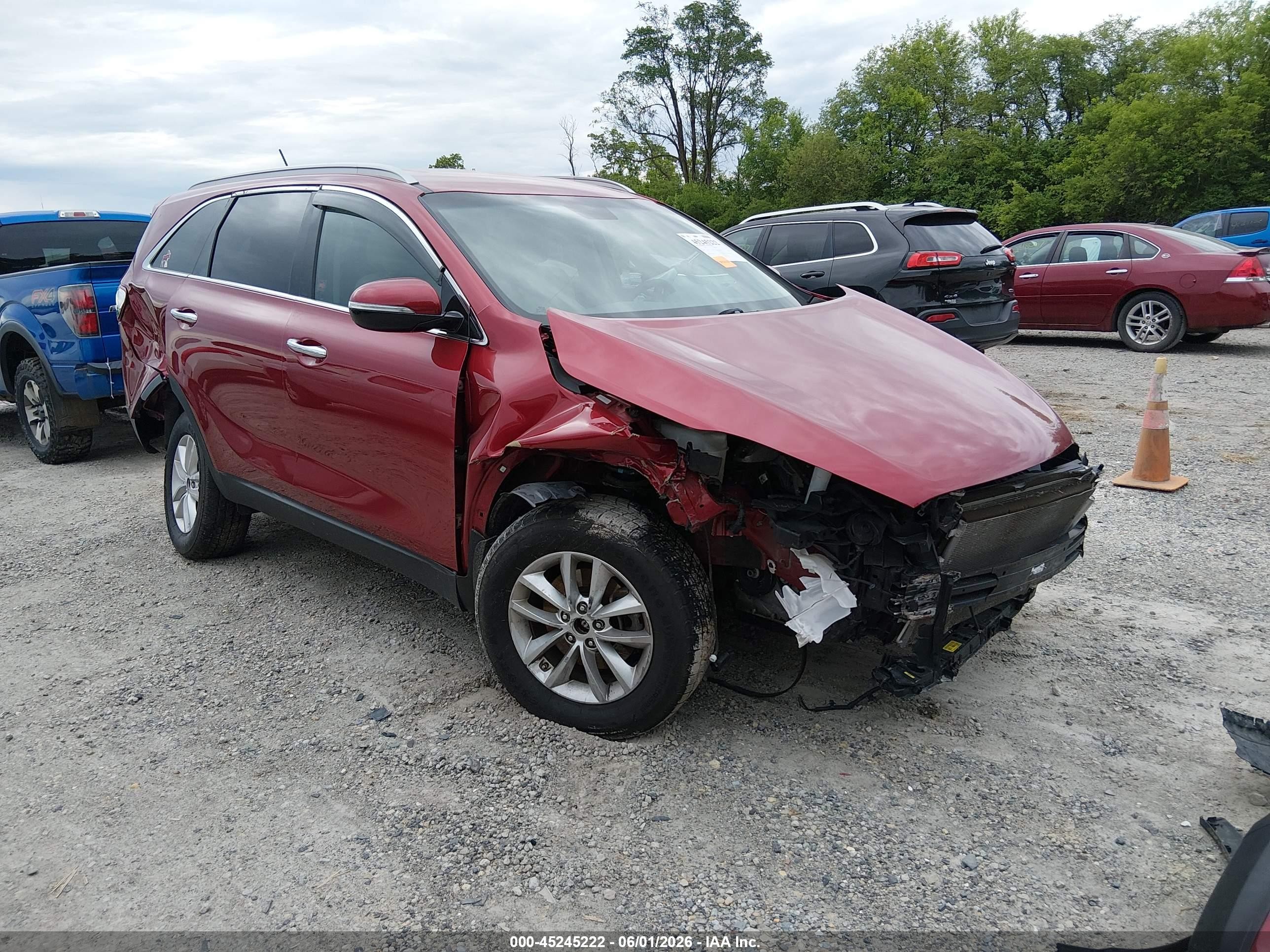 2017 Kia Sorento LX, VIN 5XYPG4A58HG219970 — Front end