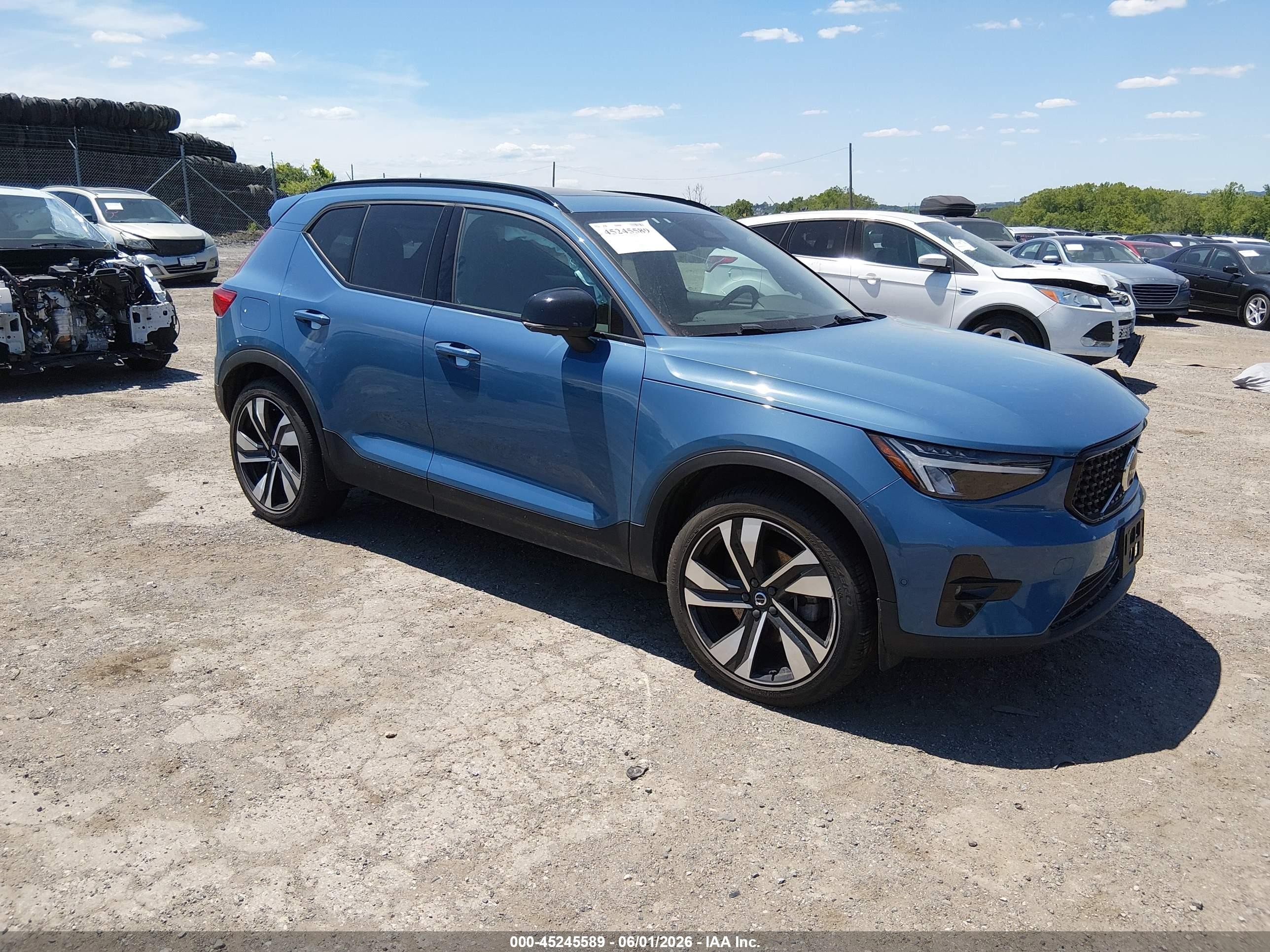 2023 Volvo XC40 Plus Dark Theme, VIN YV4L12UW6P2989907 — По всему кузову
