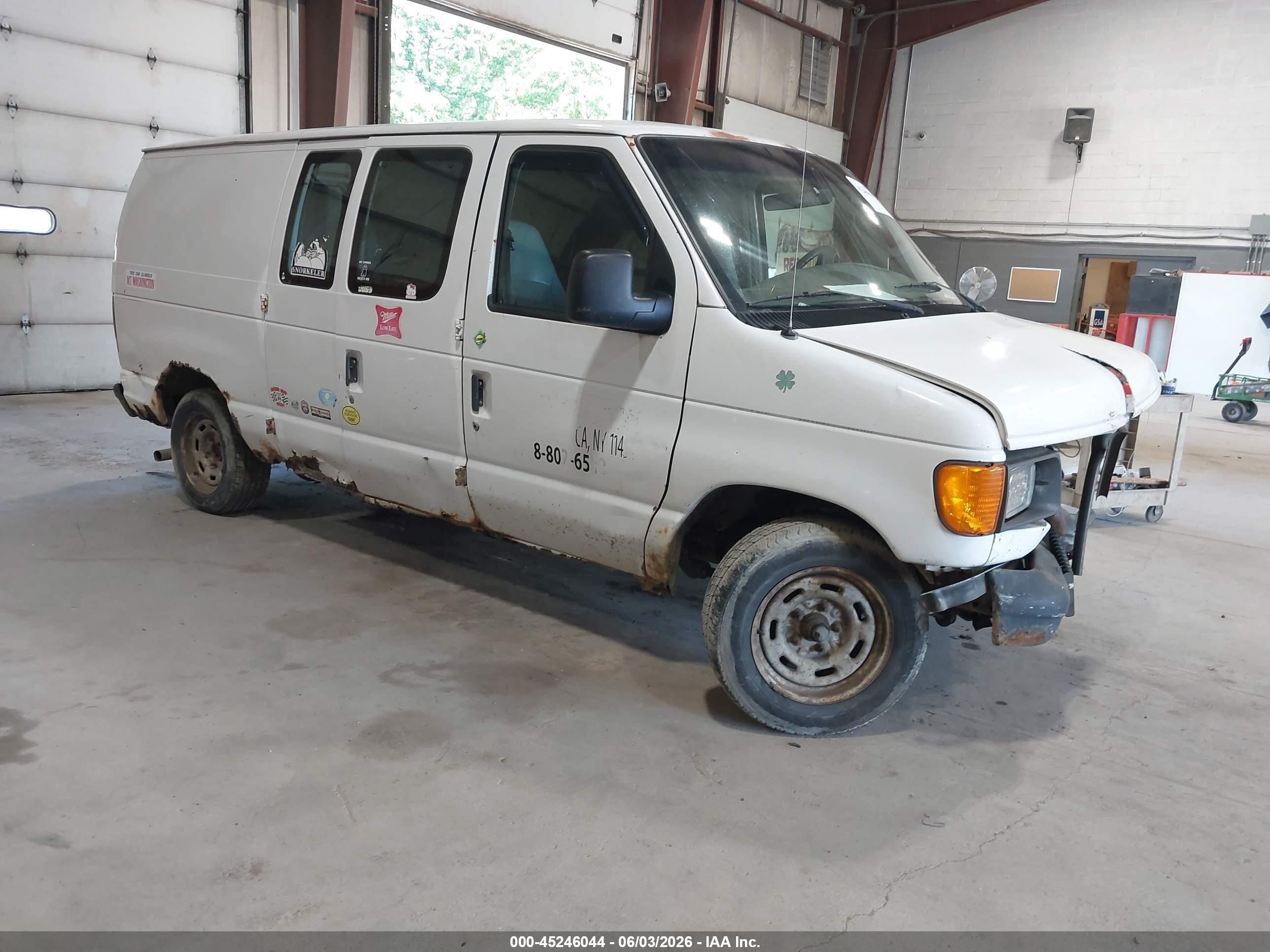 2004 Ford Econoline Cargo, VIN 1FTRE14W34HA37547 — Front end