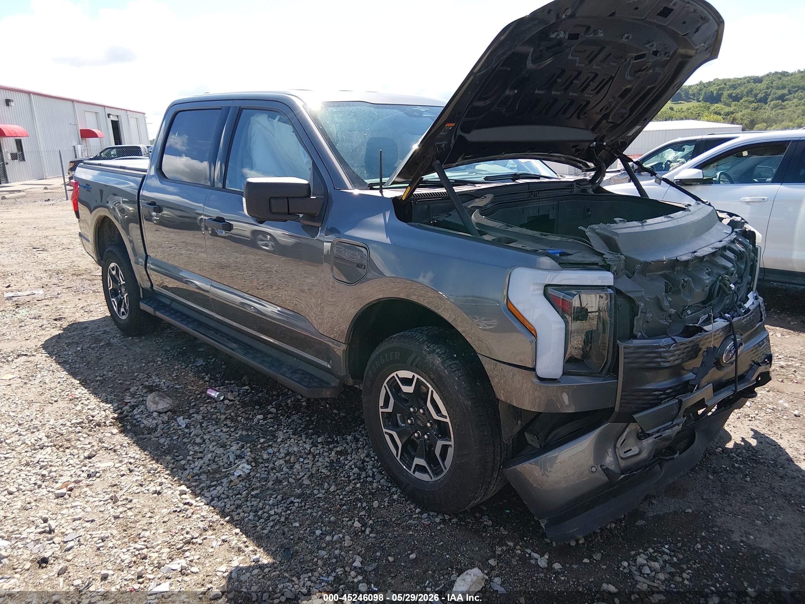 2023 Ford F-150 Lightning Pro, VIN 1FTVW1EL5PWG61107 — Front end