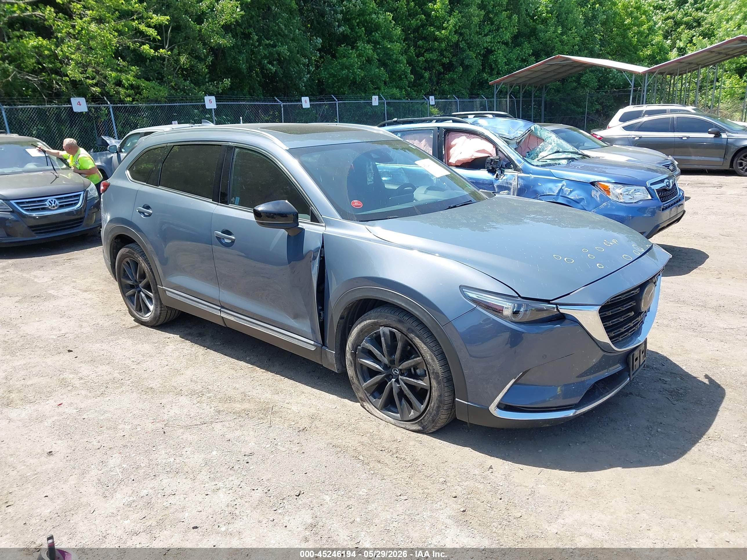 2022 Mazda CX-9 Carbon Edition, VIN JM3TCBDY0N0625500 — Перед