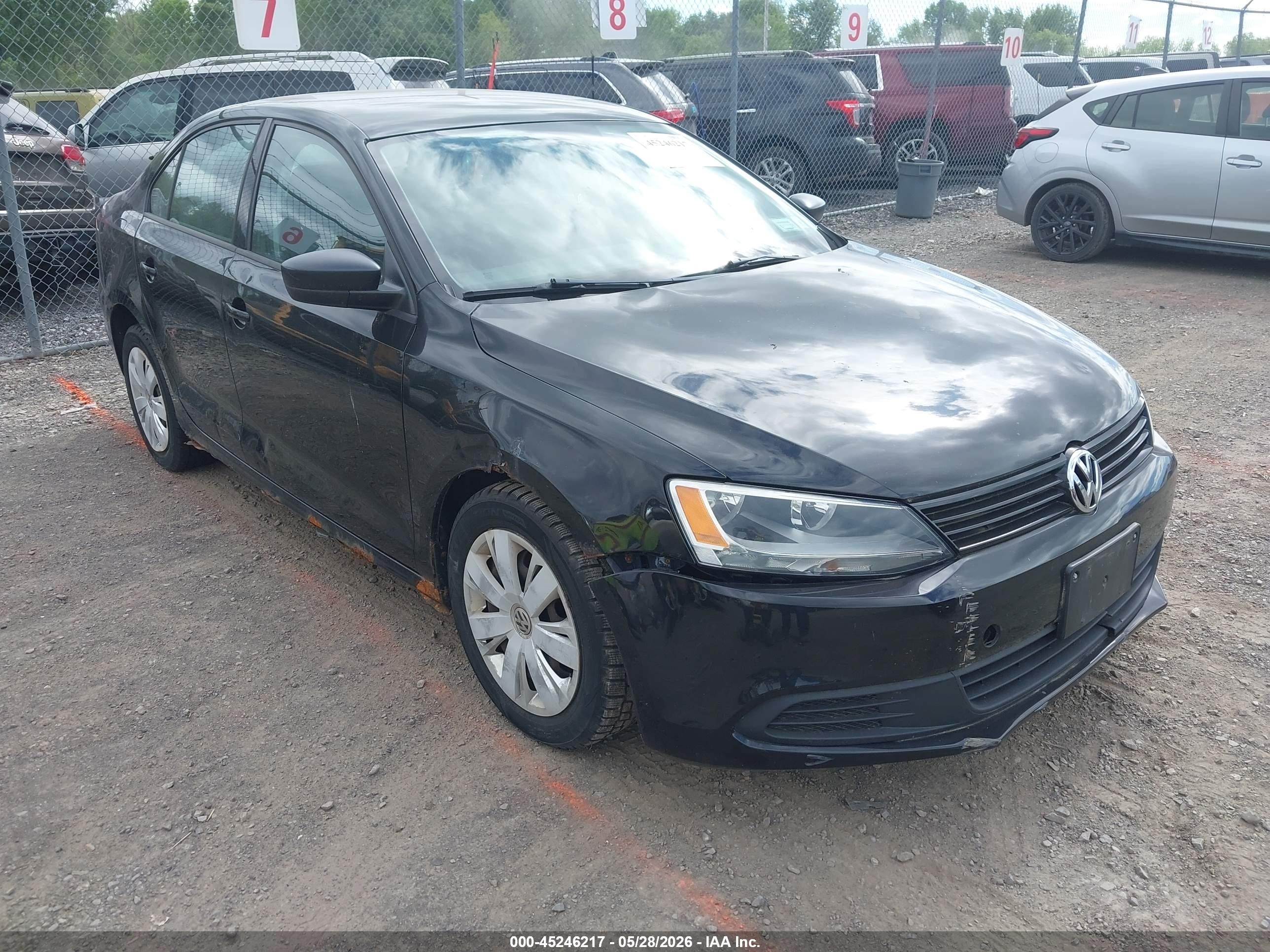 2011 Volkswagen Jetta, VIN 3VW2K7AJ4BM371856 — Normal wear