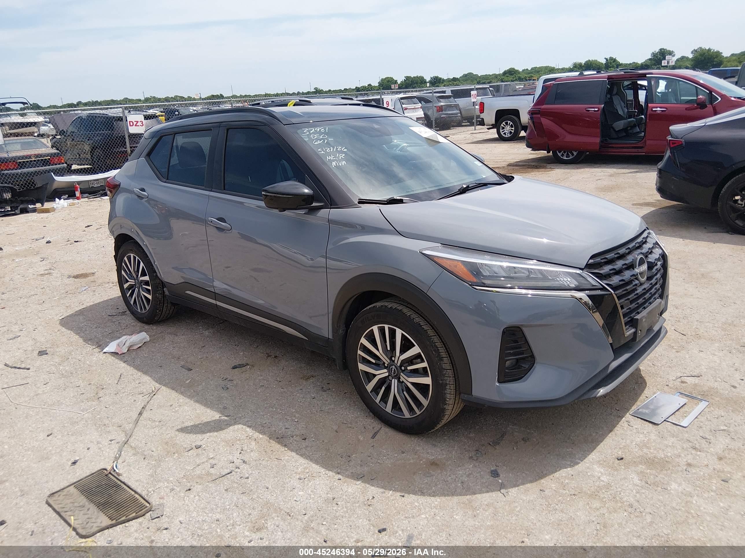 2023 Nissan Kicks SR, VIN 3N1CP5DV5PL541783 — Зад