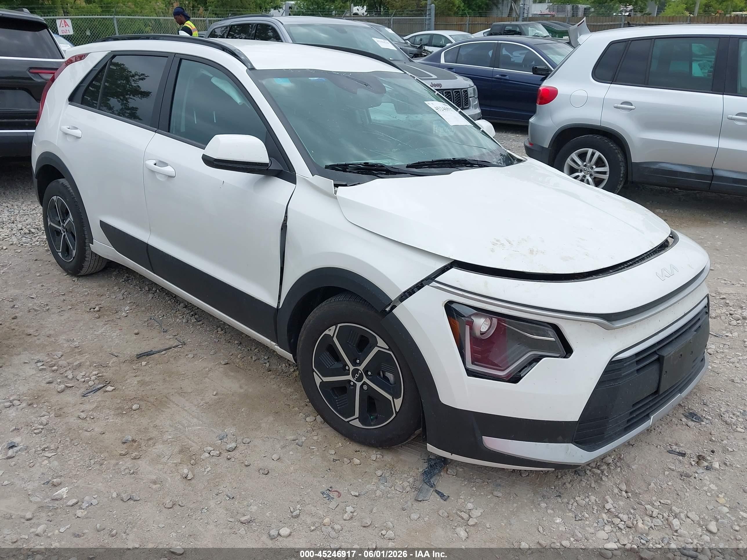 2025 Kia Niro LX, VIN KNDCP3LE9S5231759 — Front end