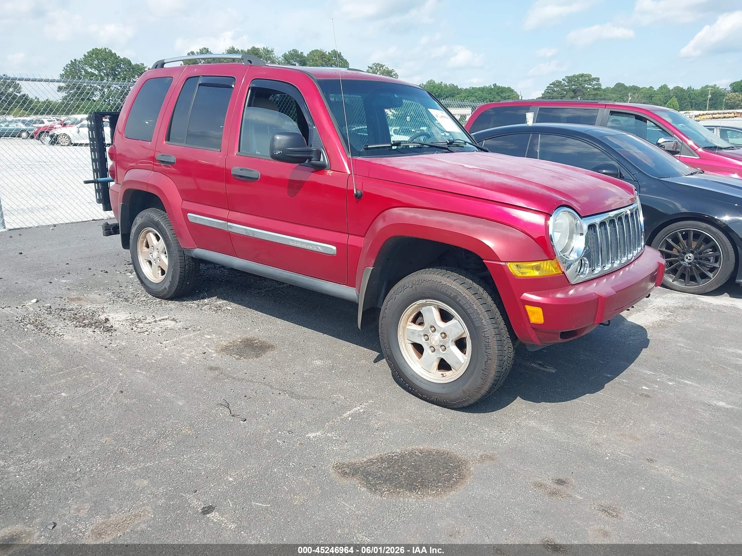 2006 Jeep Liberty Limited, VIN 1J4GL58566W101613 — Rear end