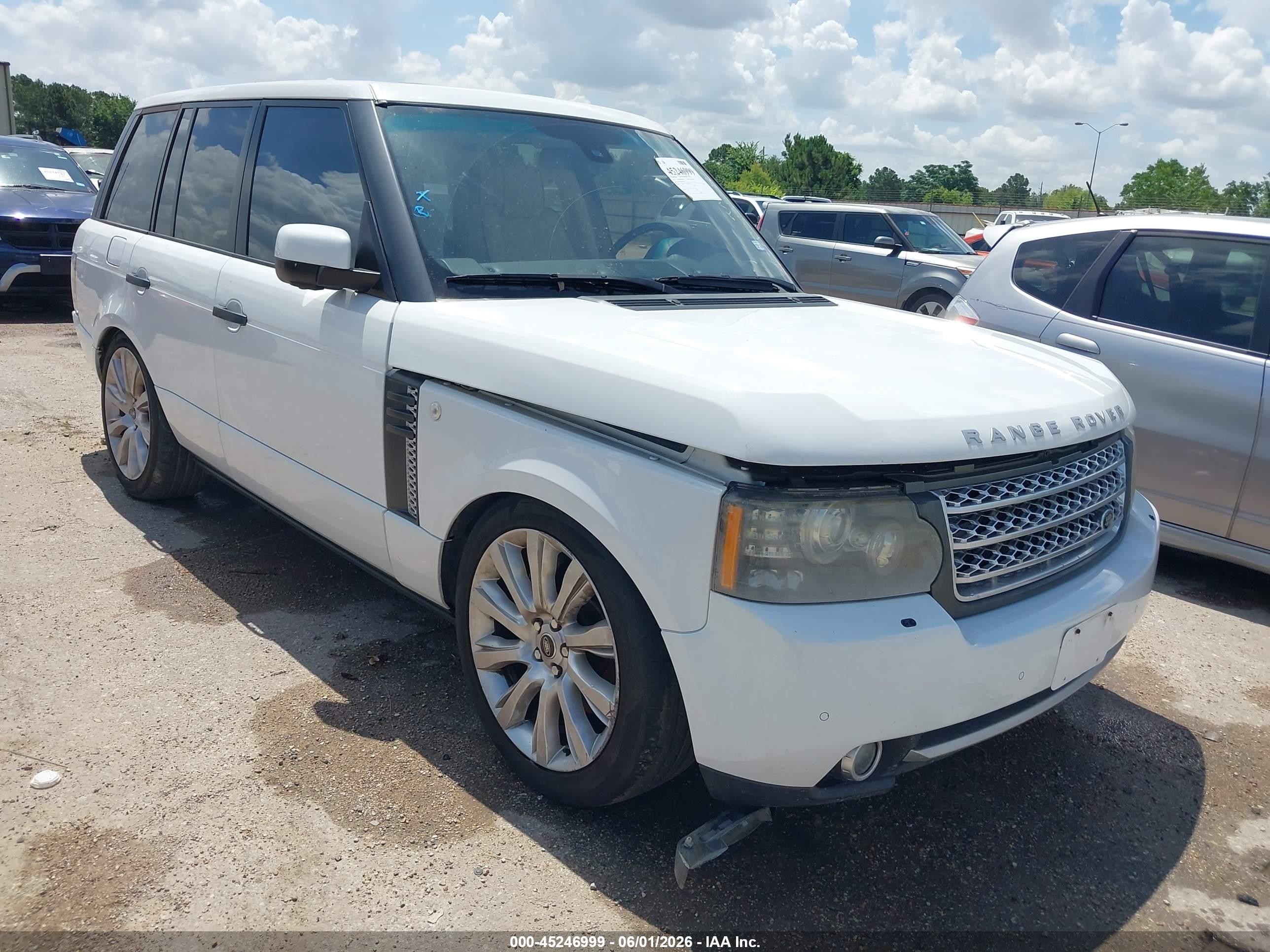 2011 Land Rover Range Rover SC, VIN SALMF1E48BA333859 — Front end