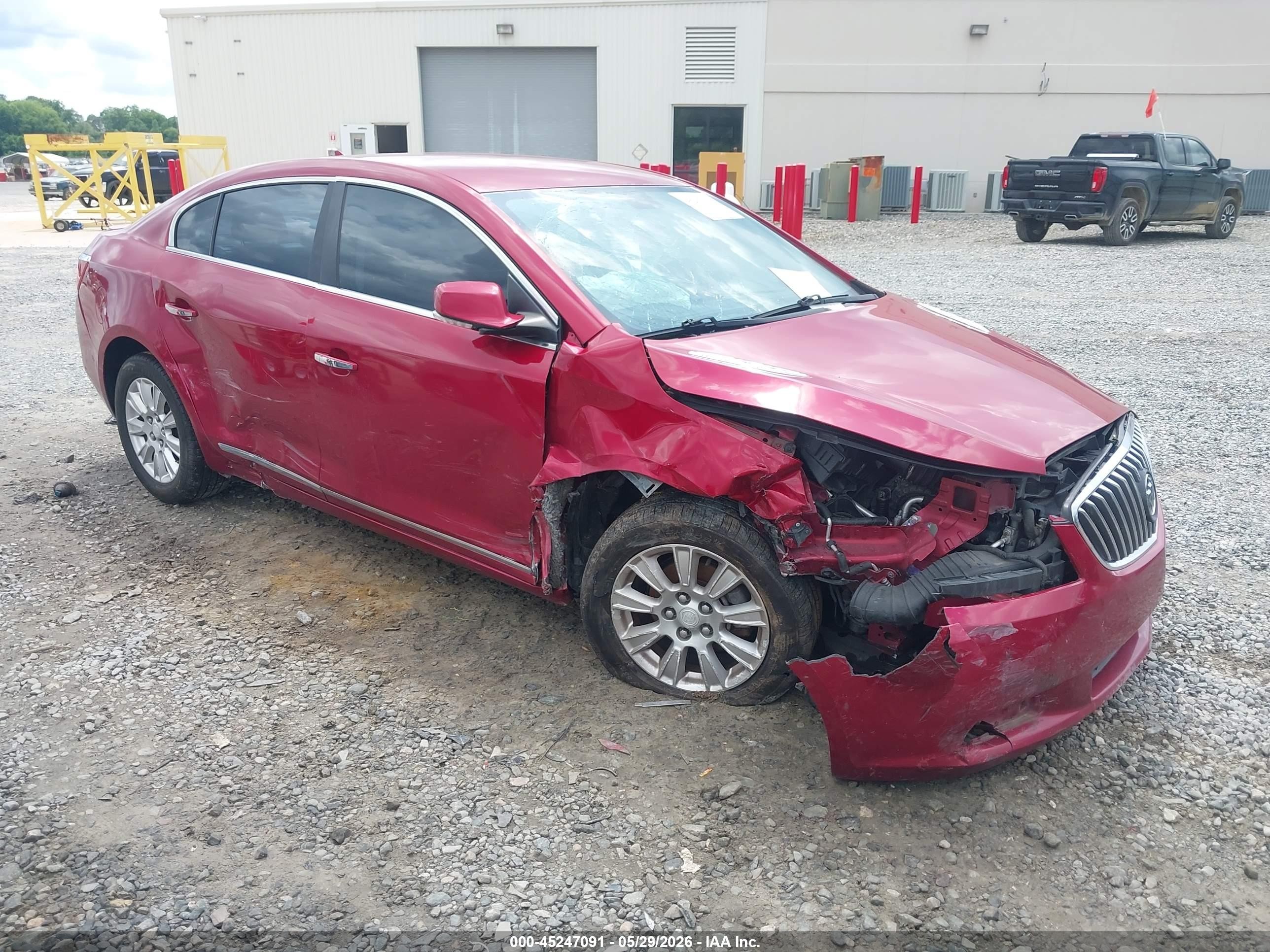 2013 Buick LaCrosse Leather, VIN 1G4GC5ER2DF174502 — Перед