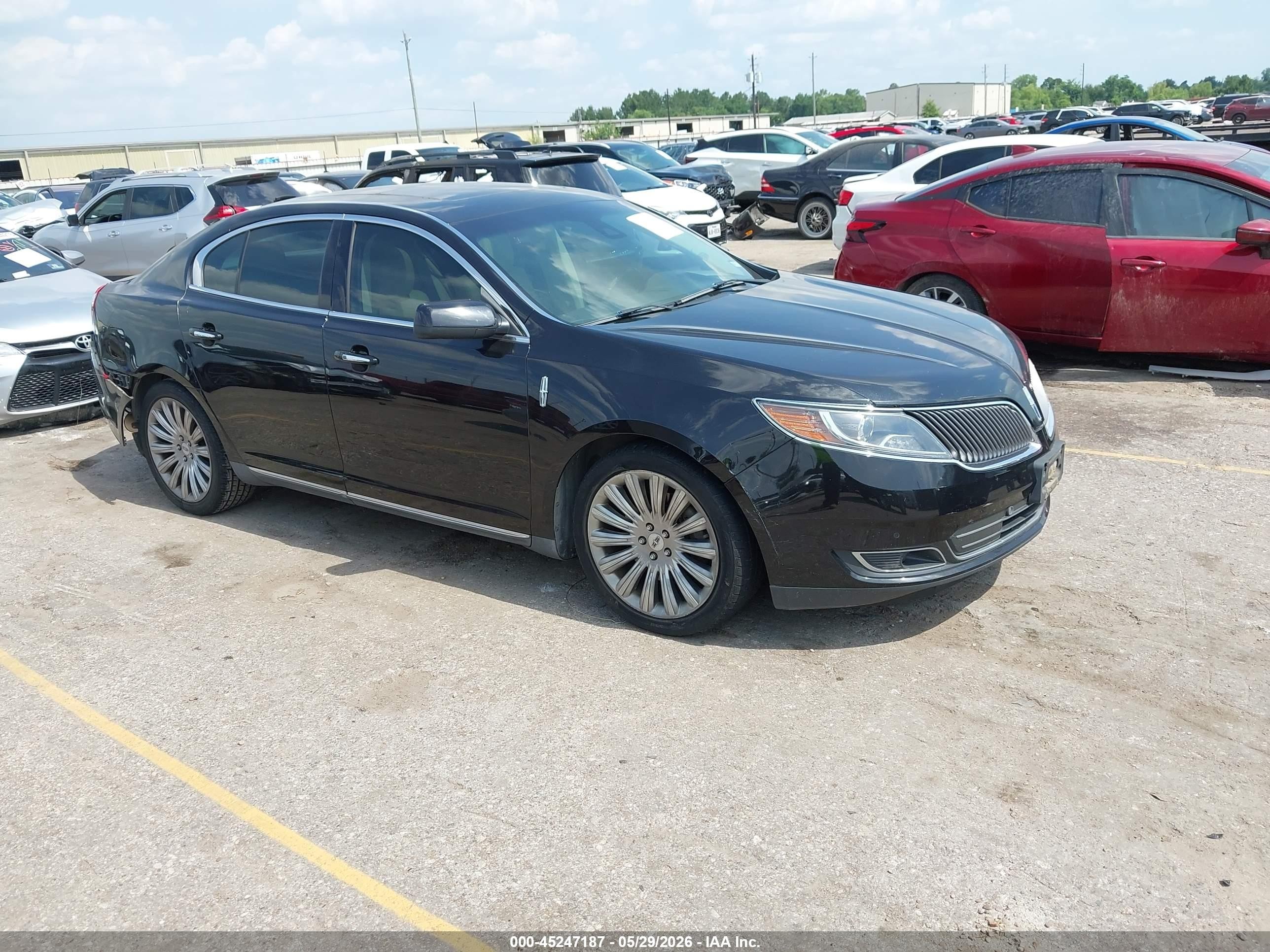2013 Lincoln MKS, VIN 1LNHL9DKXDG612340 — Rear end