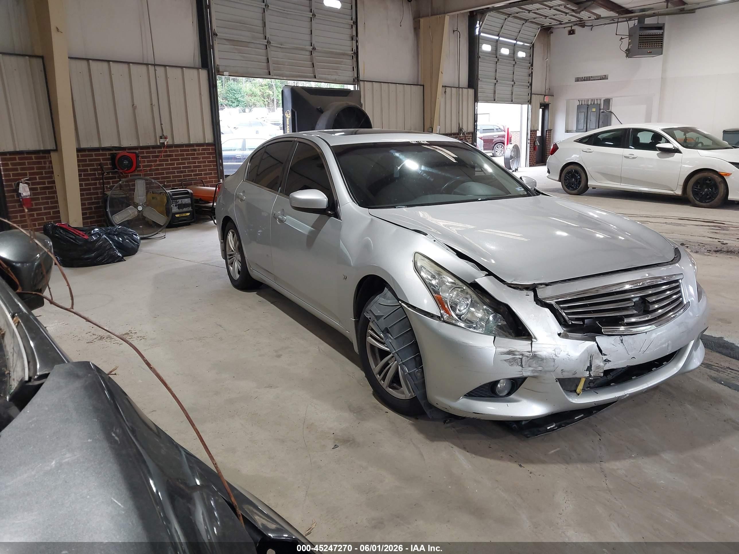 2015 Infiniti Q40, VIN JN1CV6AP2FM502722 — Front end