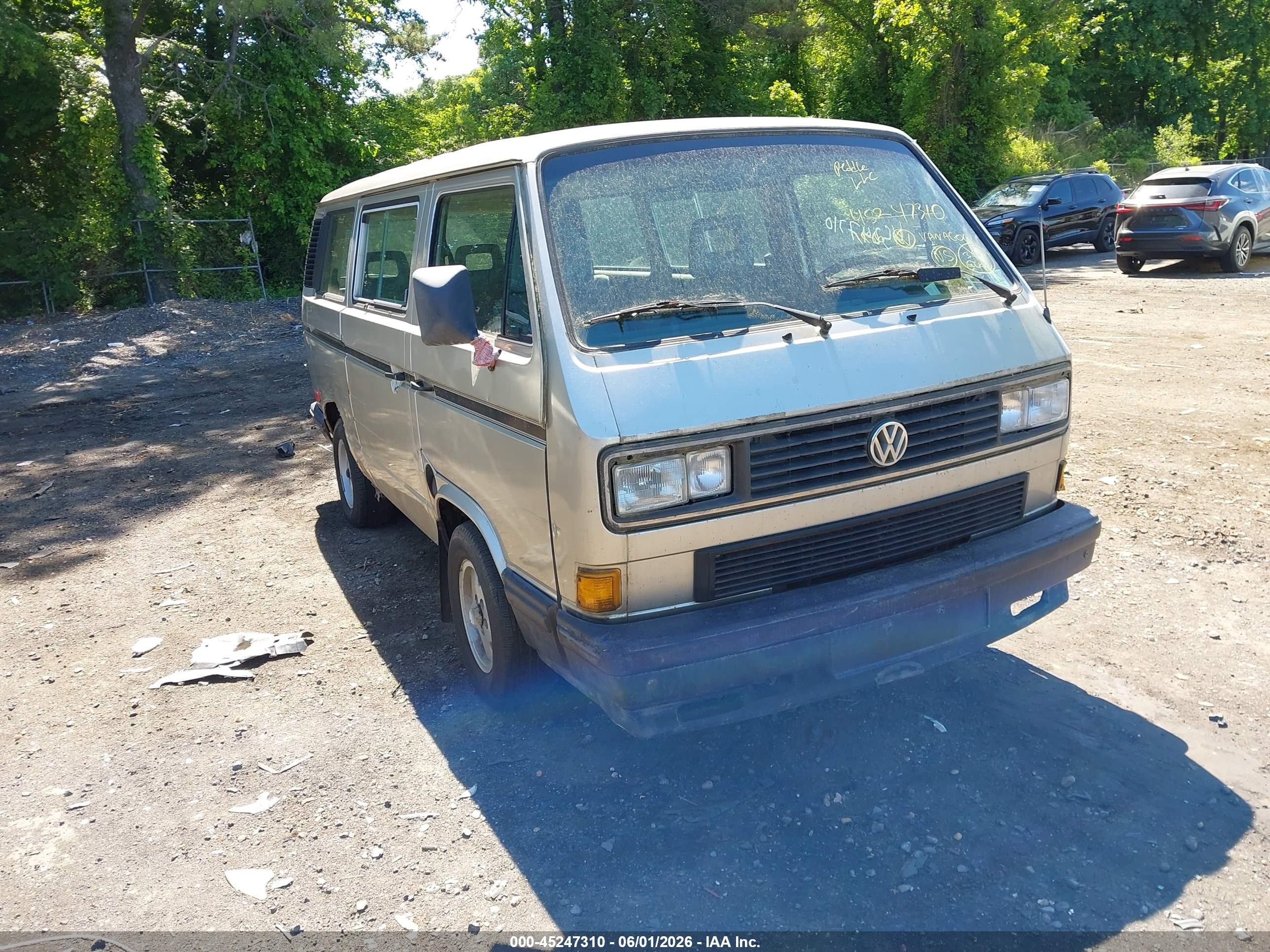 1988 Volkswagen Vanagon, VIN WV2YB025XJH030200 — Normal wear