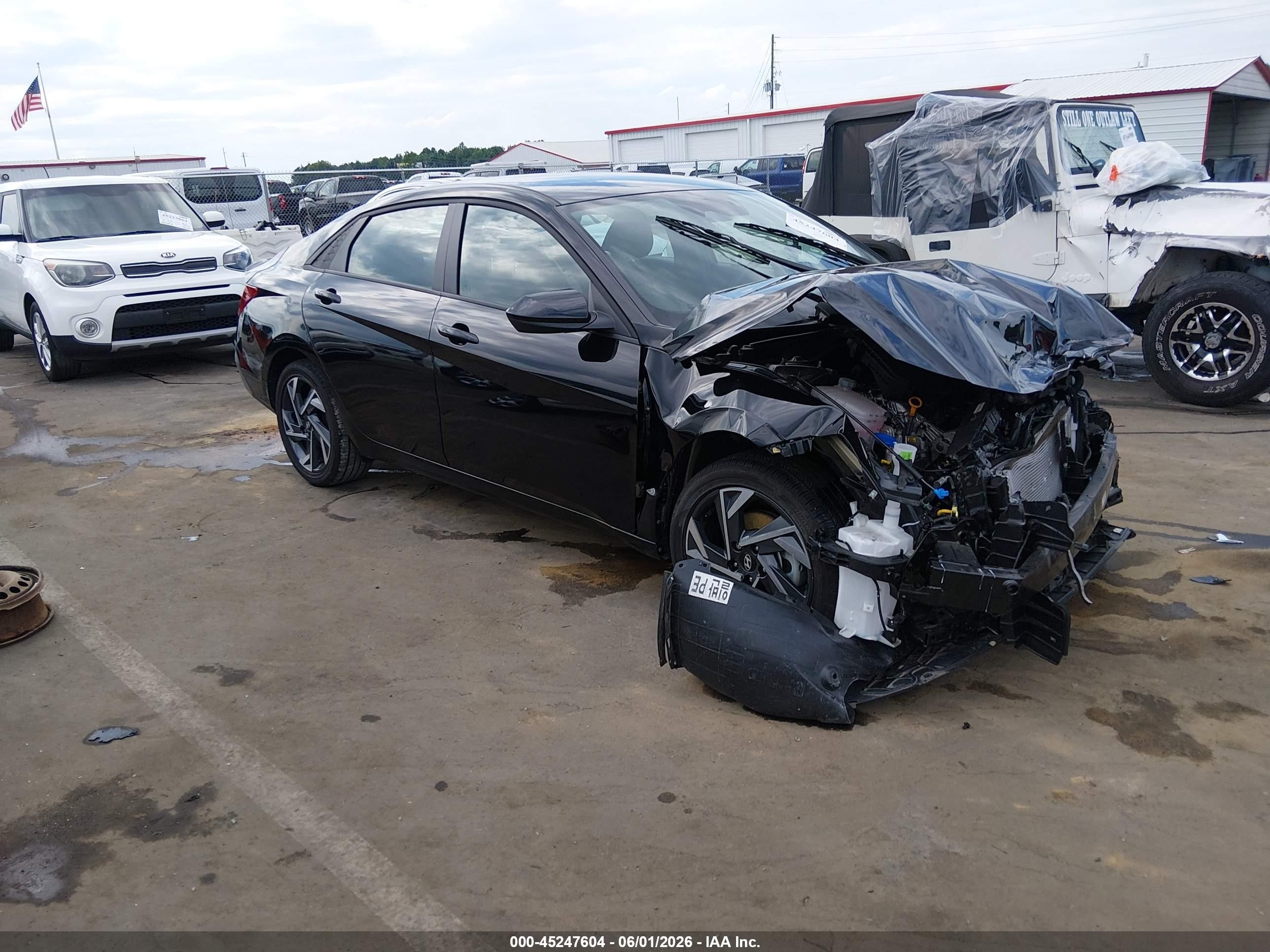 2025 Hyundai Elantra SEL Sport, VIN KMHLM4DJ7SU145880 — Front end