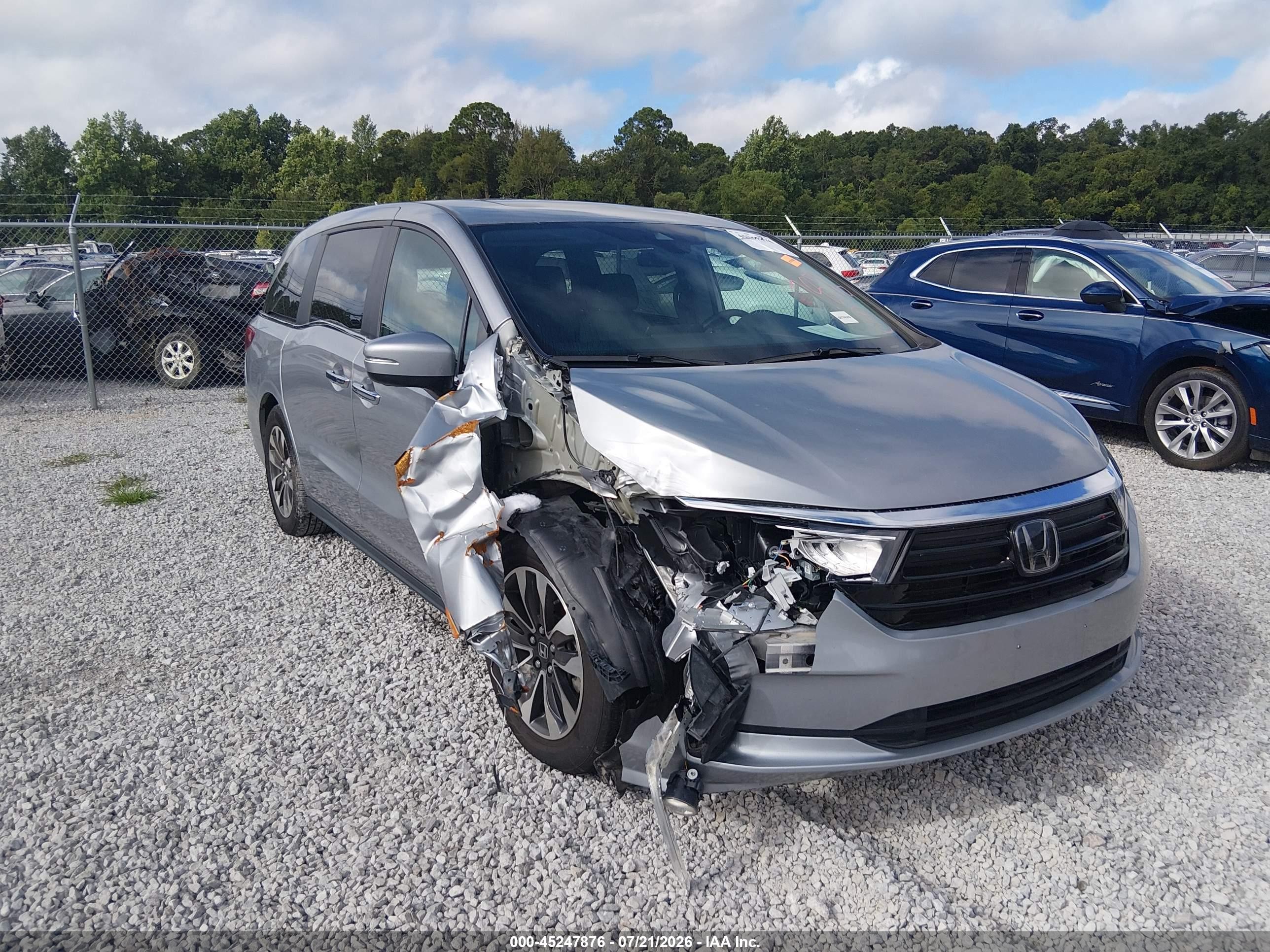 2024 Honda Odyssey EX-L, VIN 5FNRL6H65RB052393 — Front end