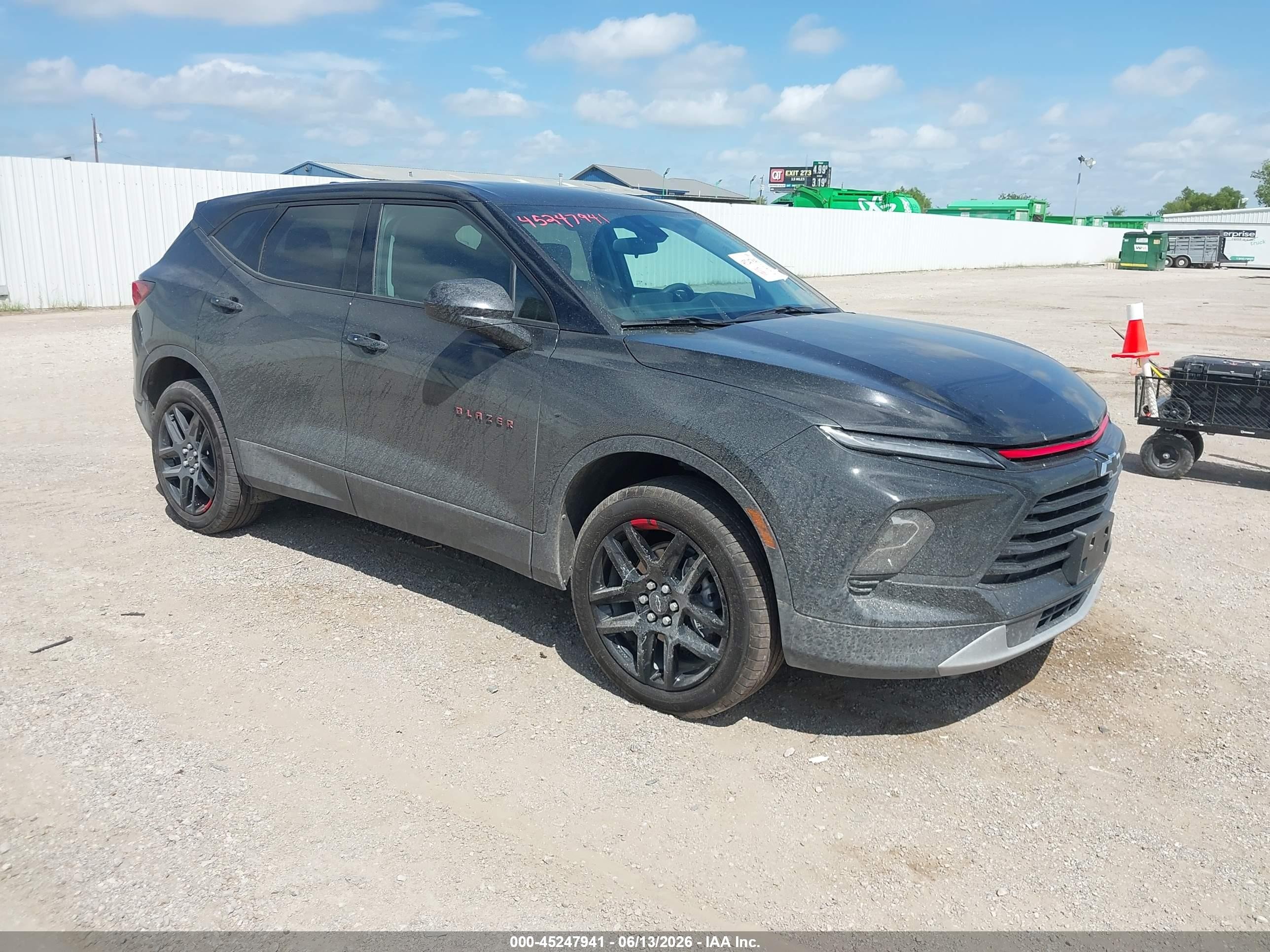 2025 Chevrolet Blazer LT, VIN 3GNKBCR48SS160382 — Град