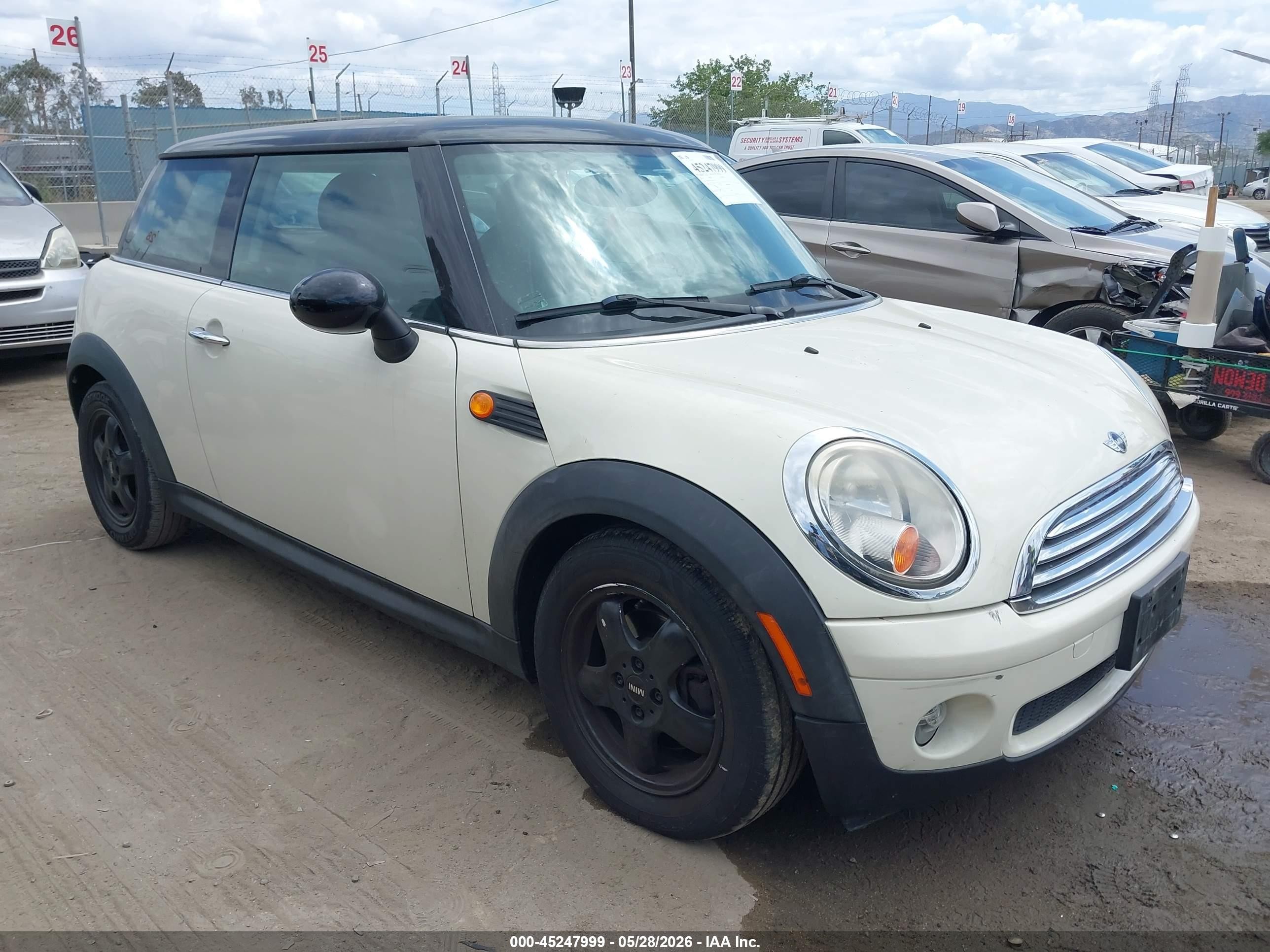2010 MINI Hardtop, VIN WMWMF3C50ATZ25111 — Not stated
