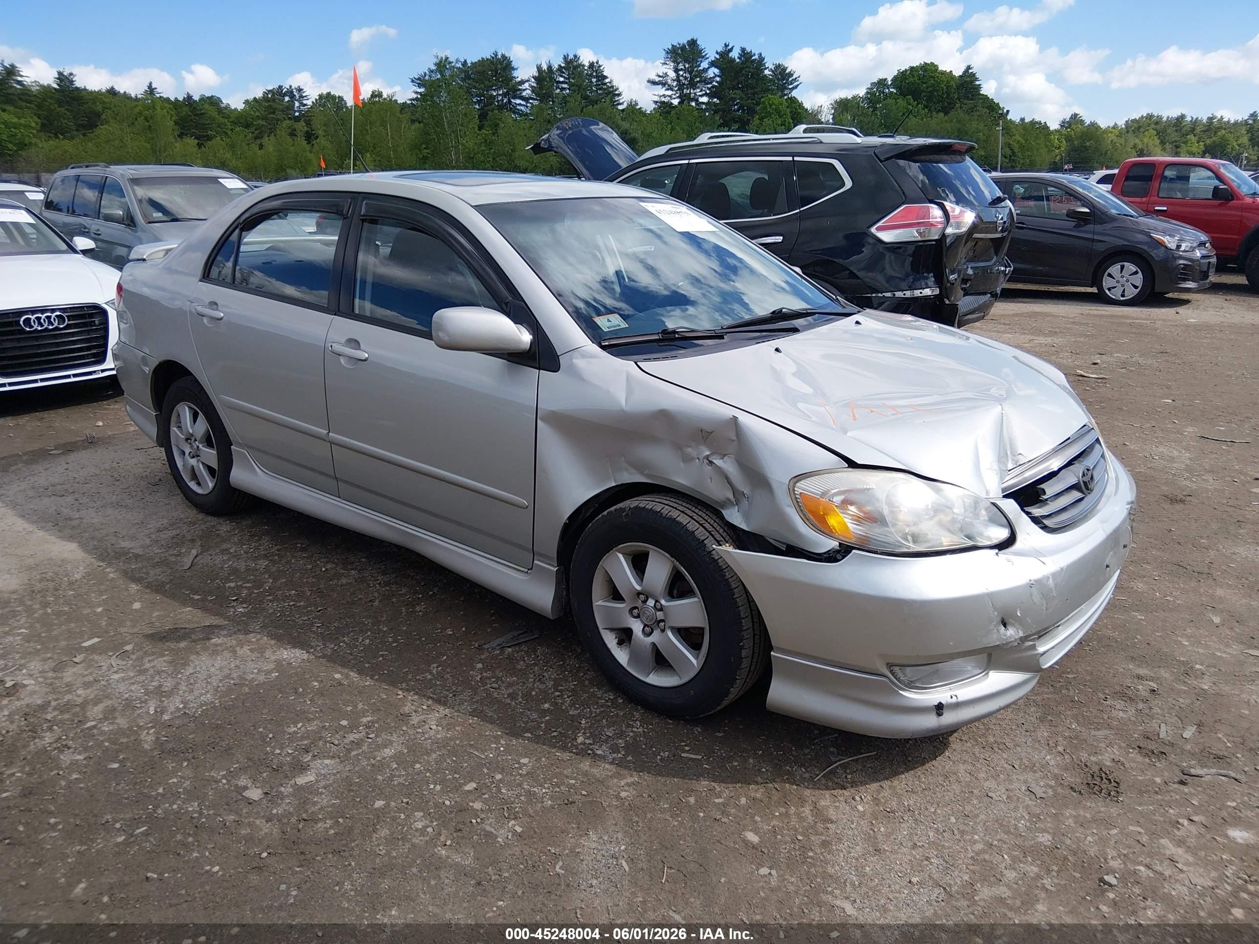 2004 Toyota Corolla LE, VIN 2T1BR38E54C219774 — Front end