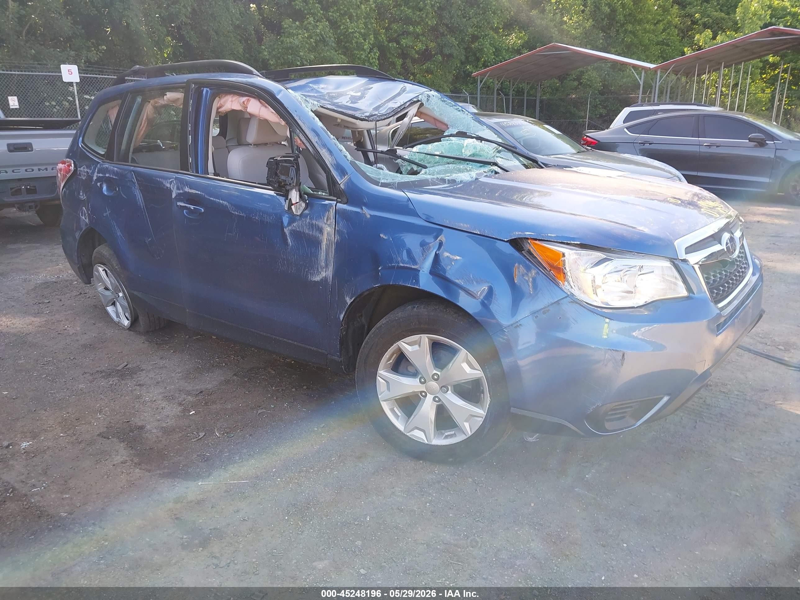 2016 Subaru Forester 2.5i, VIN JF2SJABC9GH450830 — Бок
