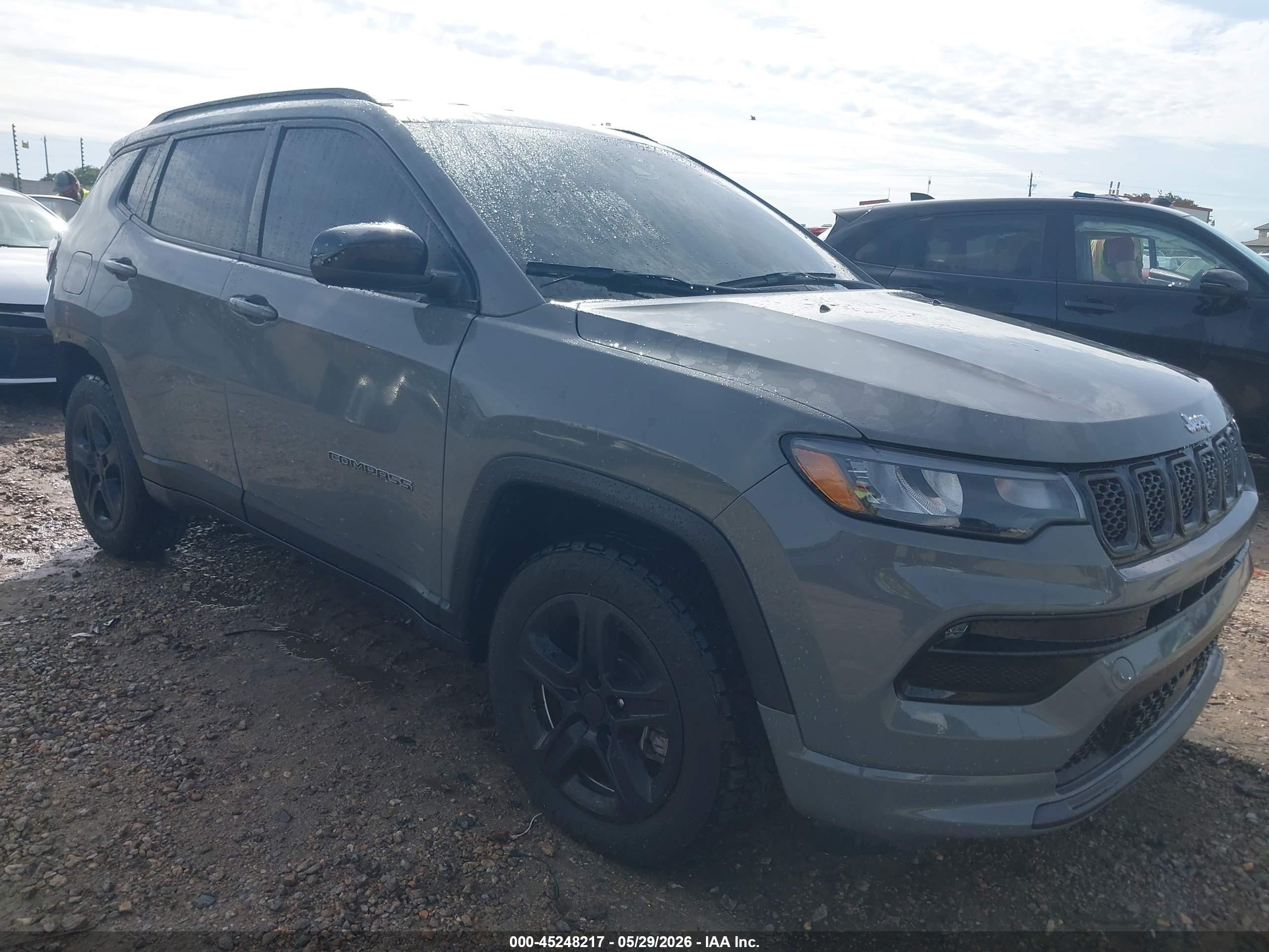 2024 Jeep Compass Latitude, VIN 3C4NJDBN7RT596243 — Rear end