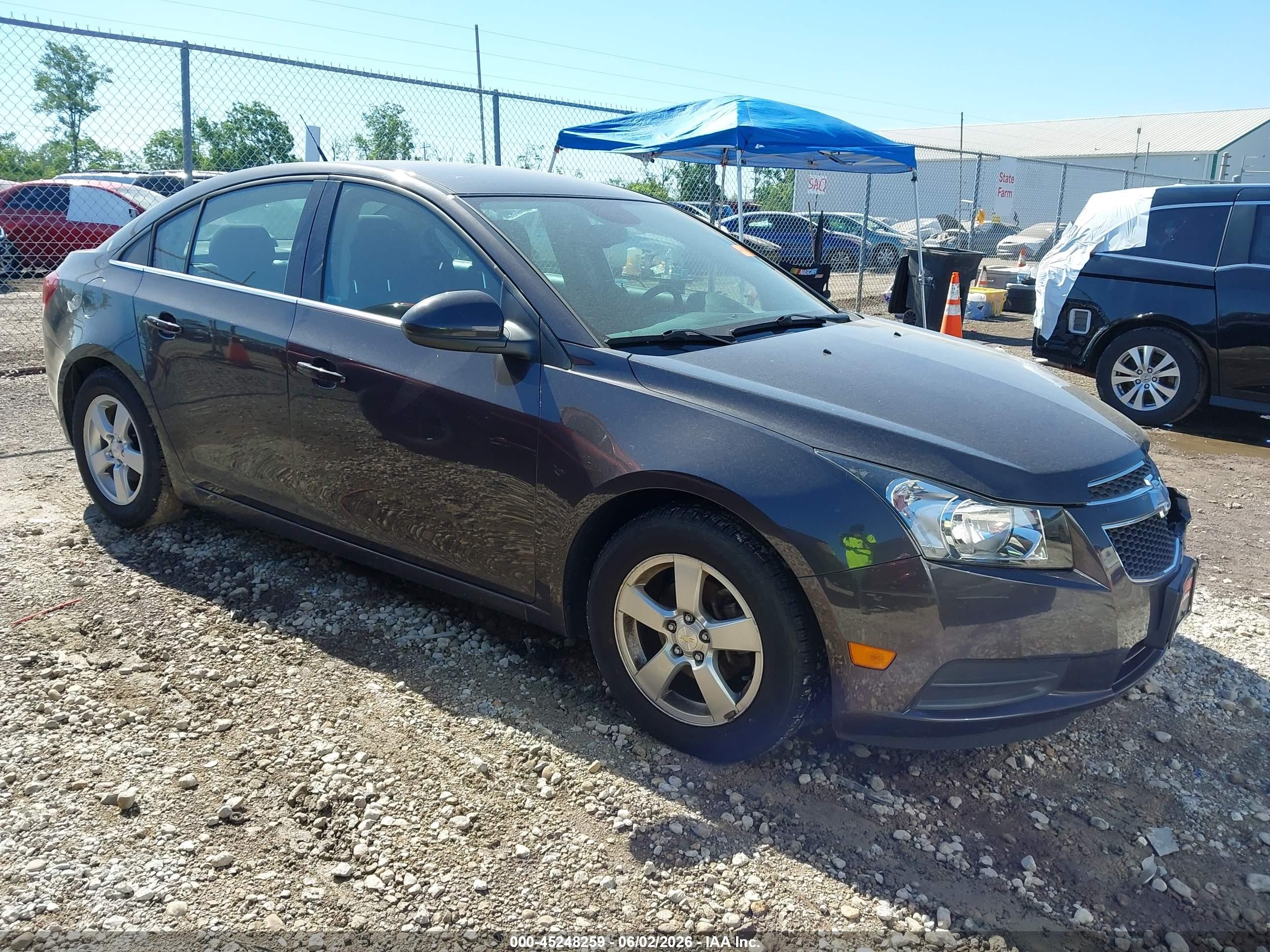 2014 Chevrolet Cruze 1LT, VIN 1G1PC5SB4E7421714 — Front end
