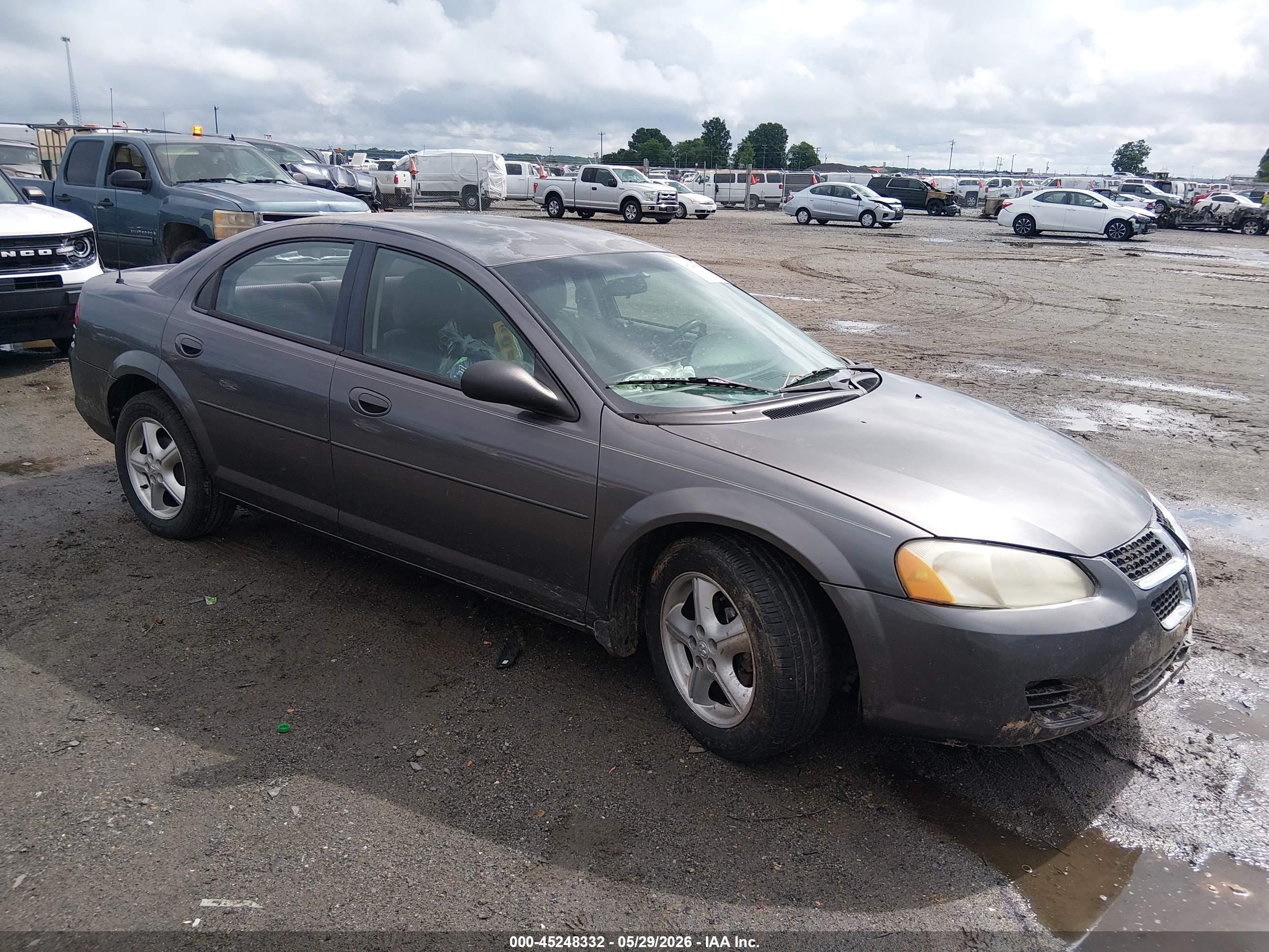 2005 Dodge Stratus SXT, VIN 1B3EL46R15N623780 — Front end