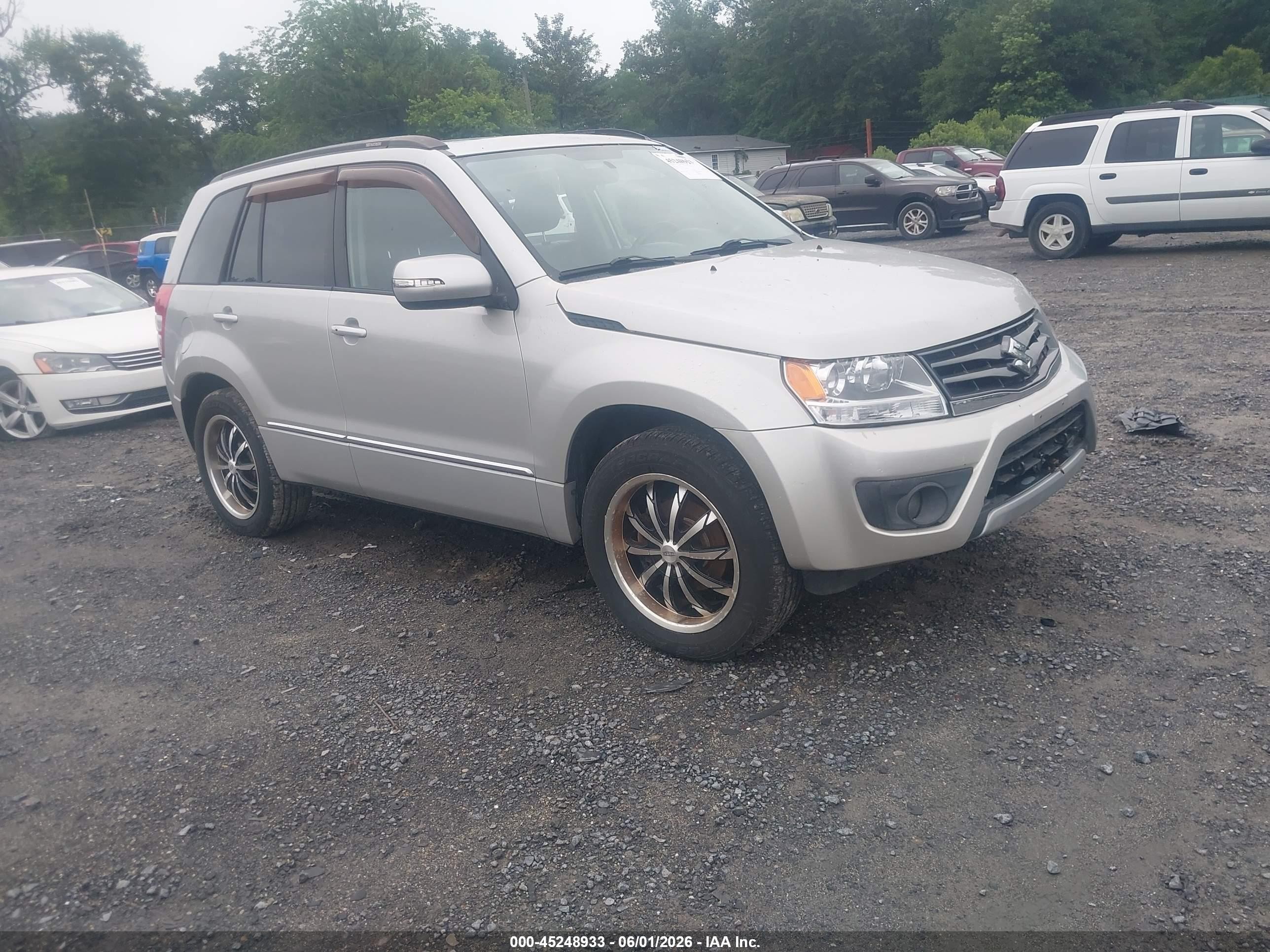 2013 Suzuki Grand Vitara Limited, VIN JS3TD0D79D4100364 — Normal wear