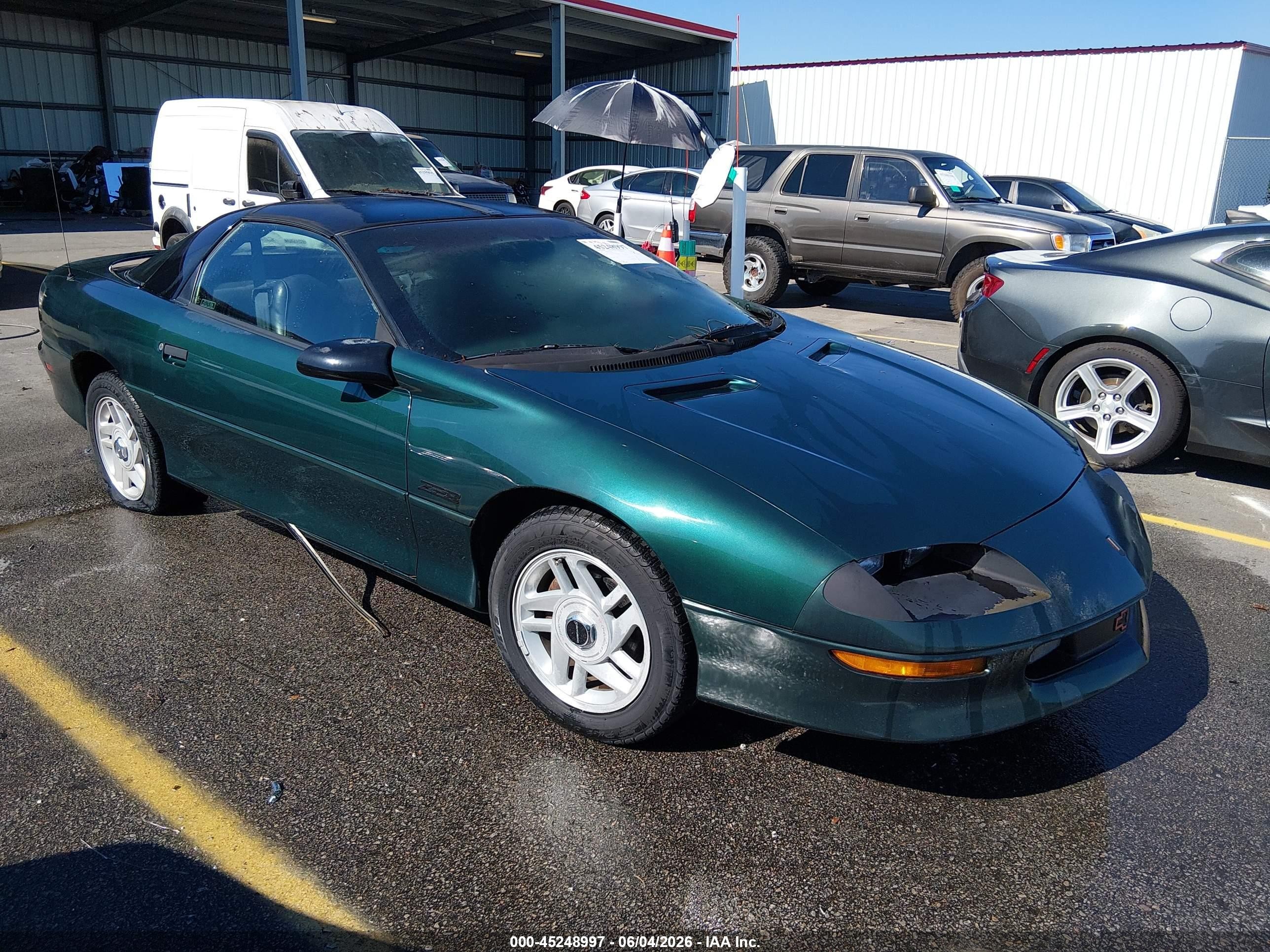 1995 Chevrolet Camaro Z28, VIN 2G1FP22PXS2226620 — Front end