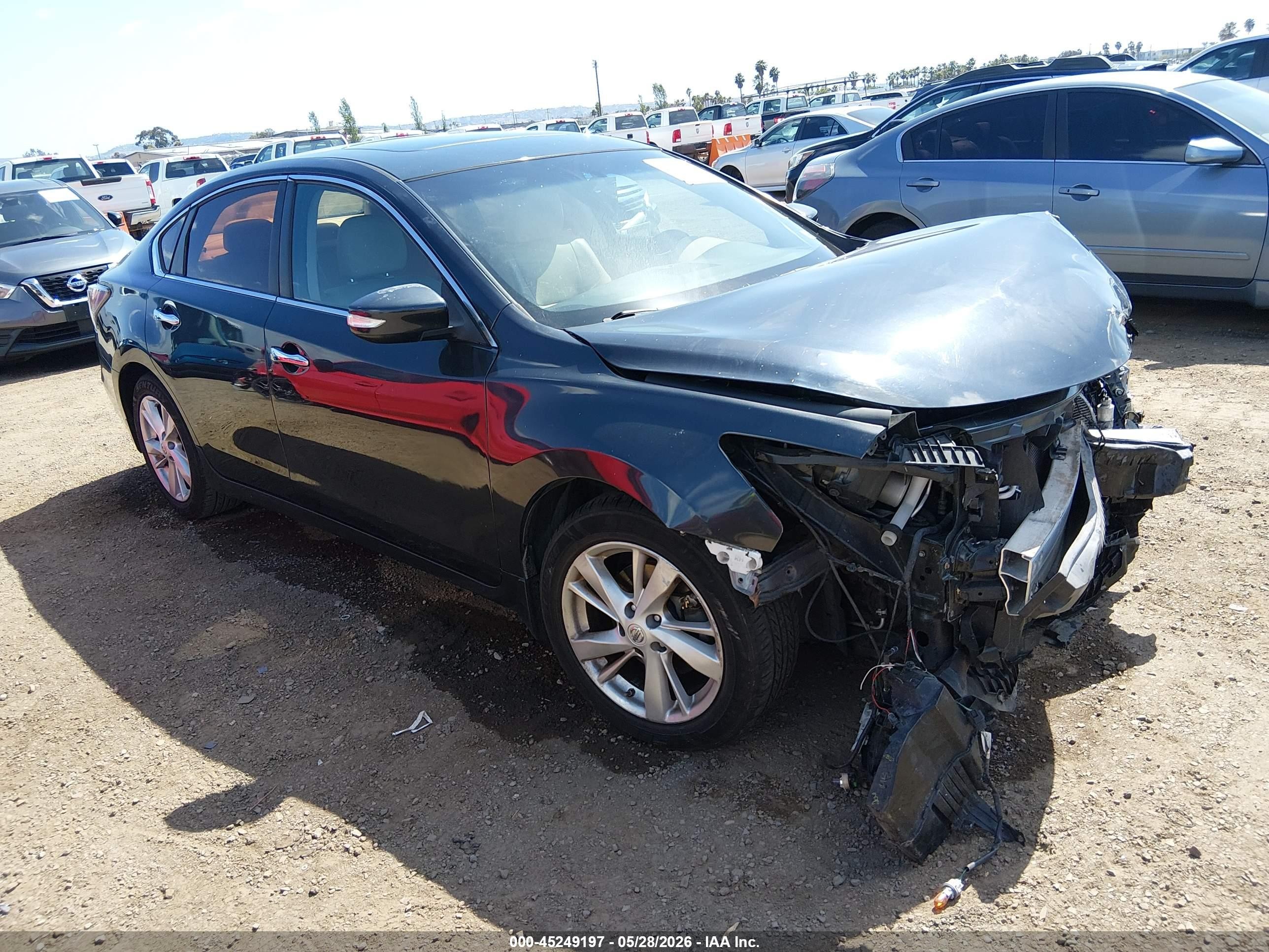 2015 Nissan Altima S, VIN 1N4AL3AP0FN395288 — Front end