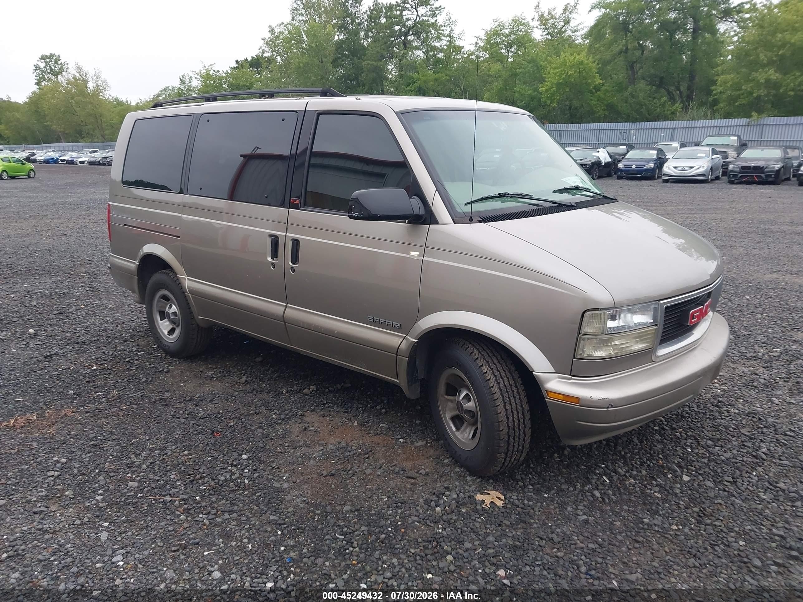 2001 GMC Safari, VIN 1GKDM19W81B519908 — Normal wear