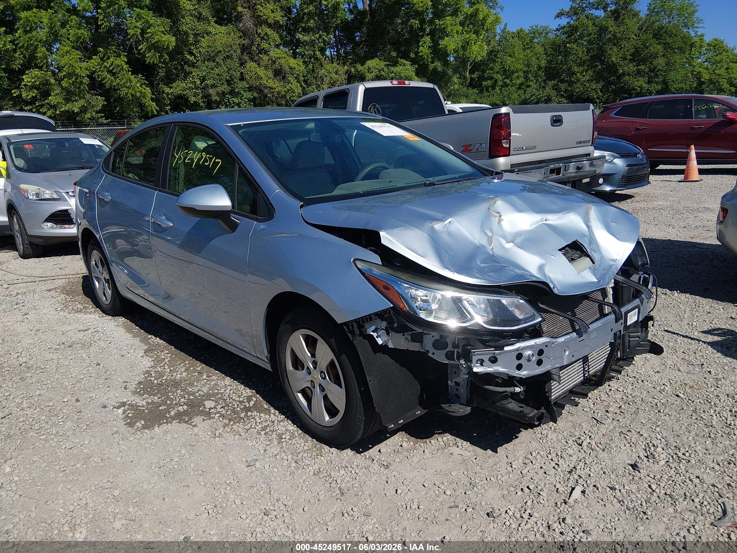 2018 Chevrolet Cruze LS, VIN 1G1BC5SM9J7218050 — Front end