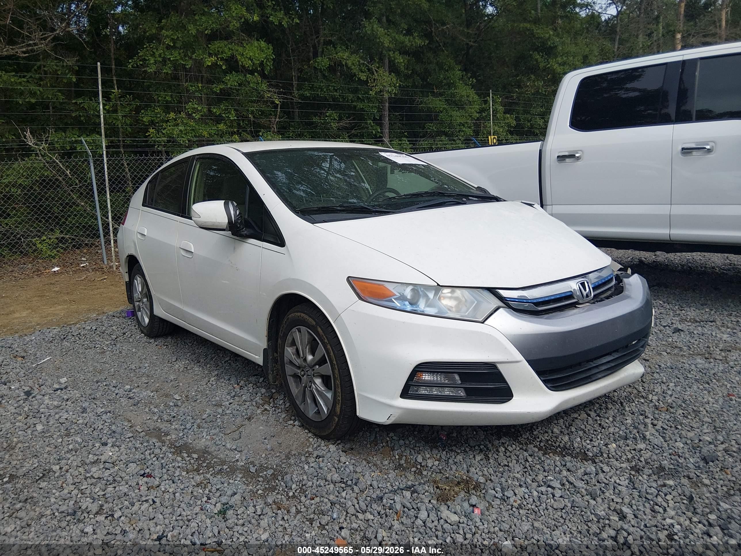 2013 Honda Insight EX, VIN JHMZE2H70DS006847 — Front end