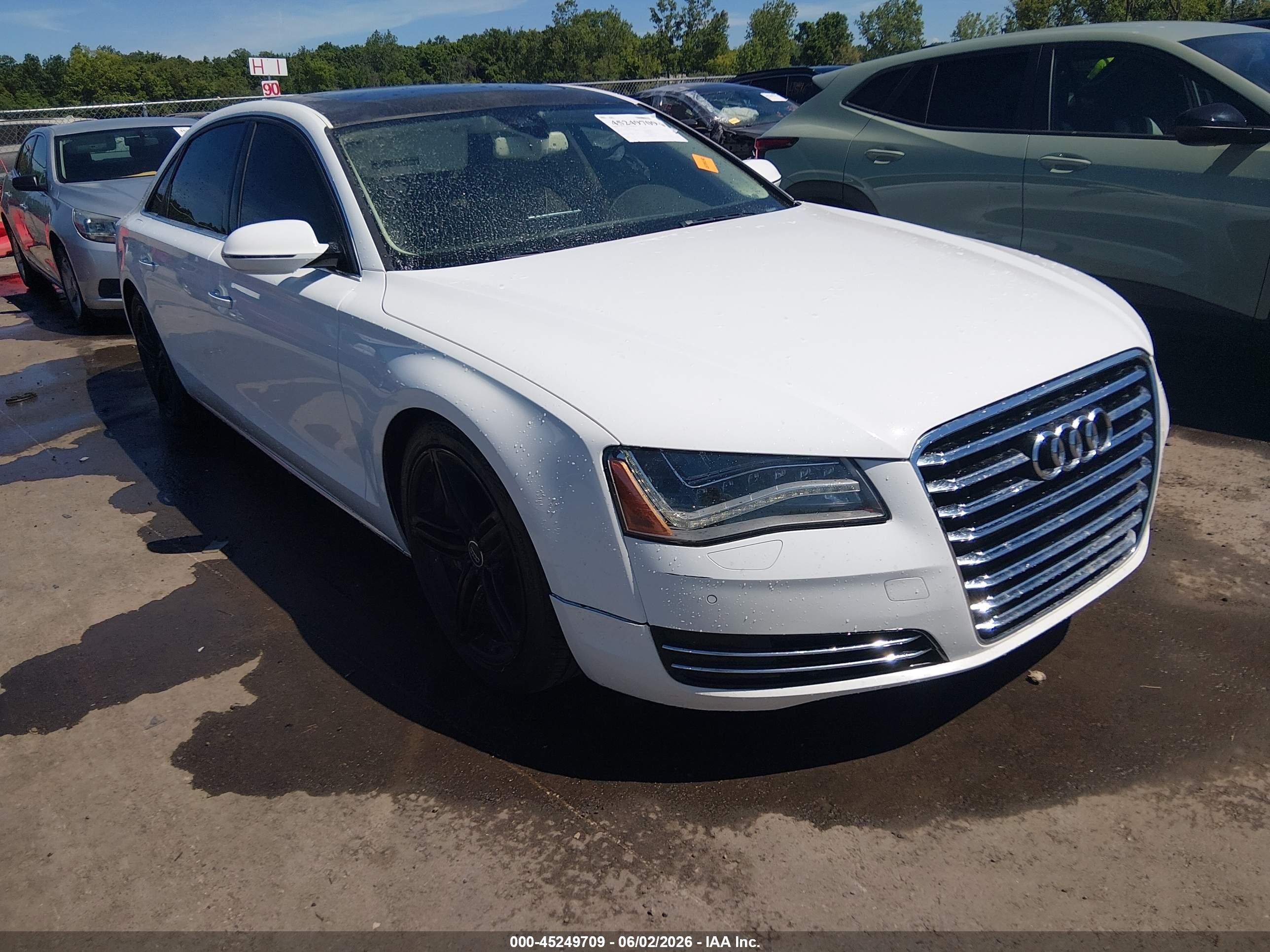 2013 Audi A8 3.0L, VIN WAURGAFD7DN001154 — Зад