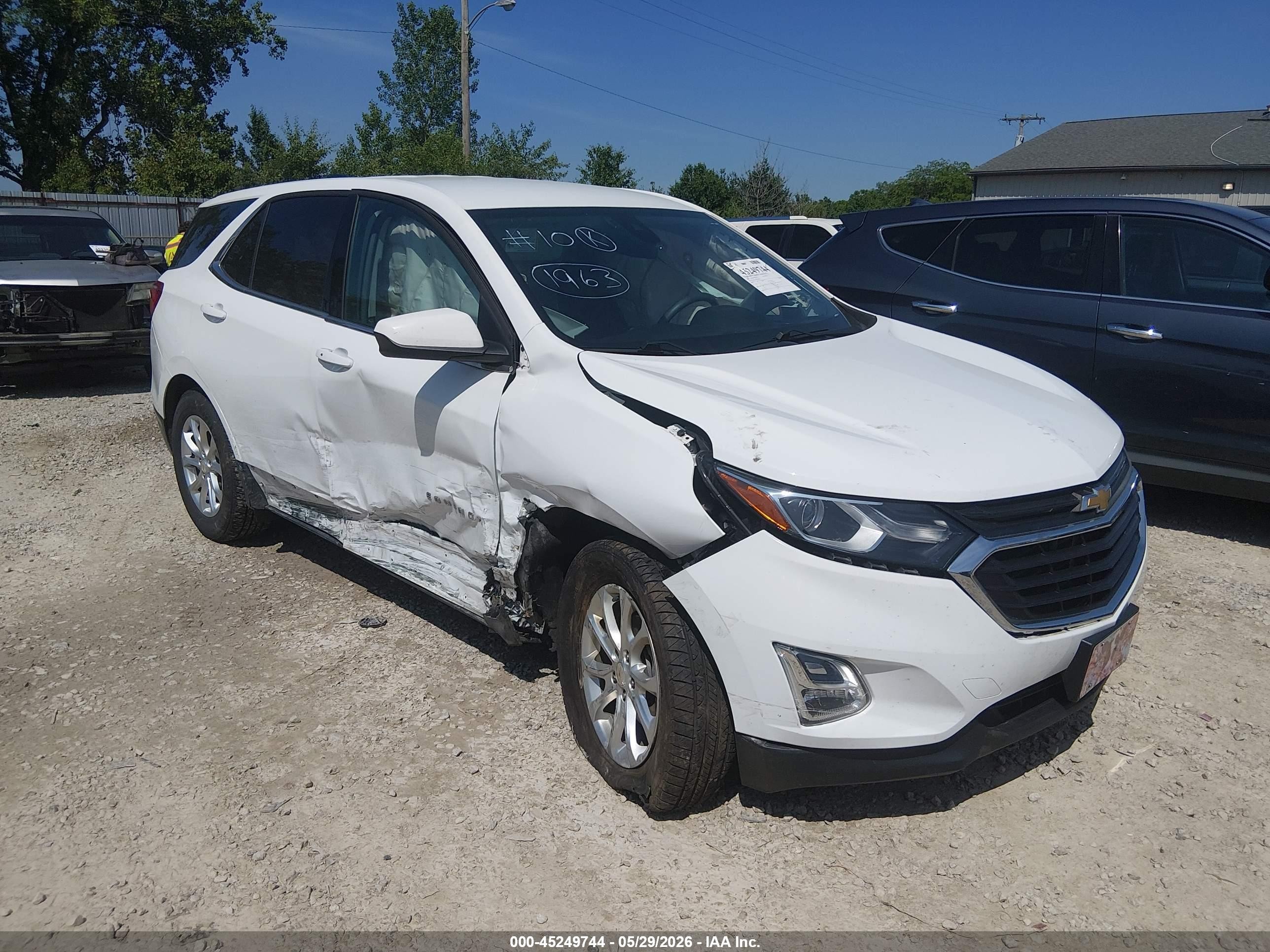 2020 Chevrolet Equinox LT, VIN 2GNAXKEVXL6191963 — Side