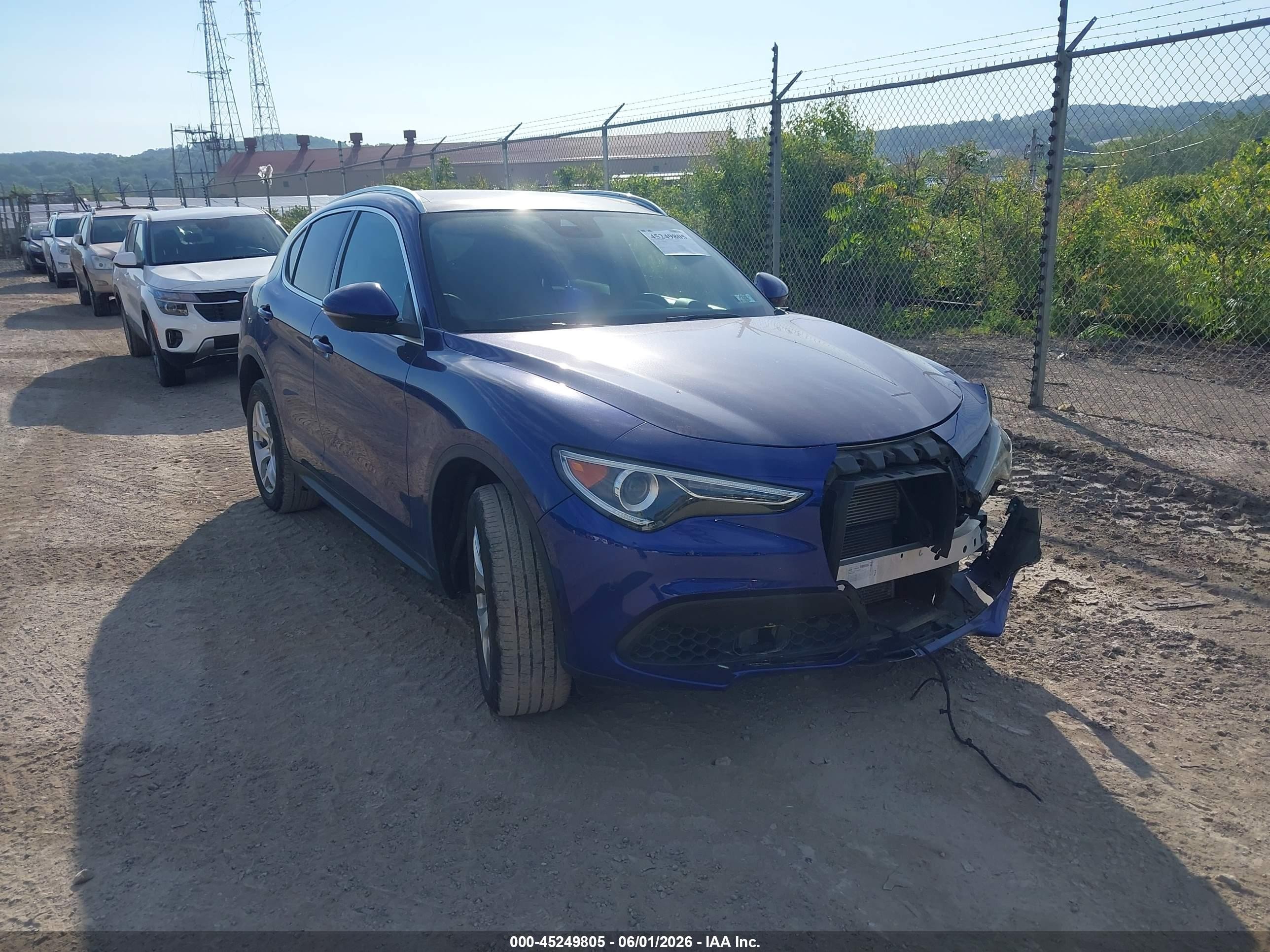 2021 Alfa Romeo Stelvio, VIN ZASPAKAN6M7D05959 — Front end