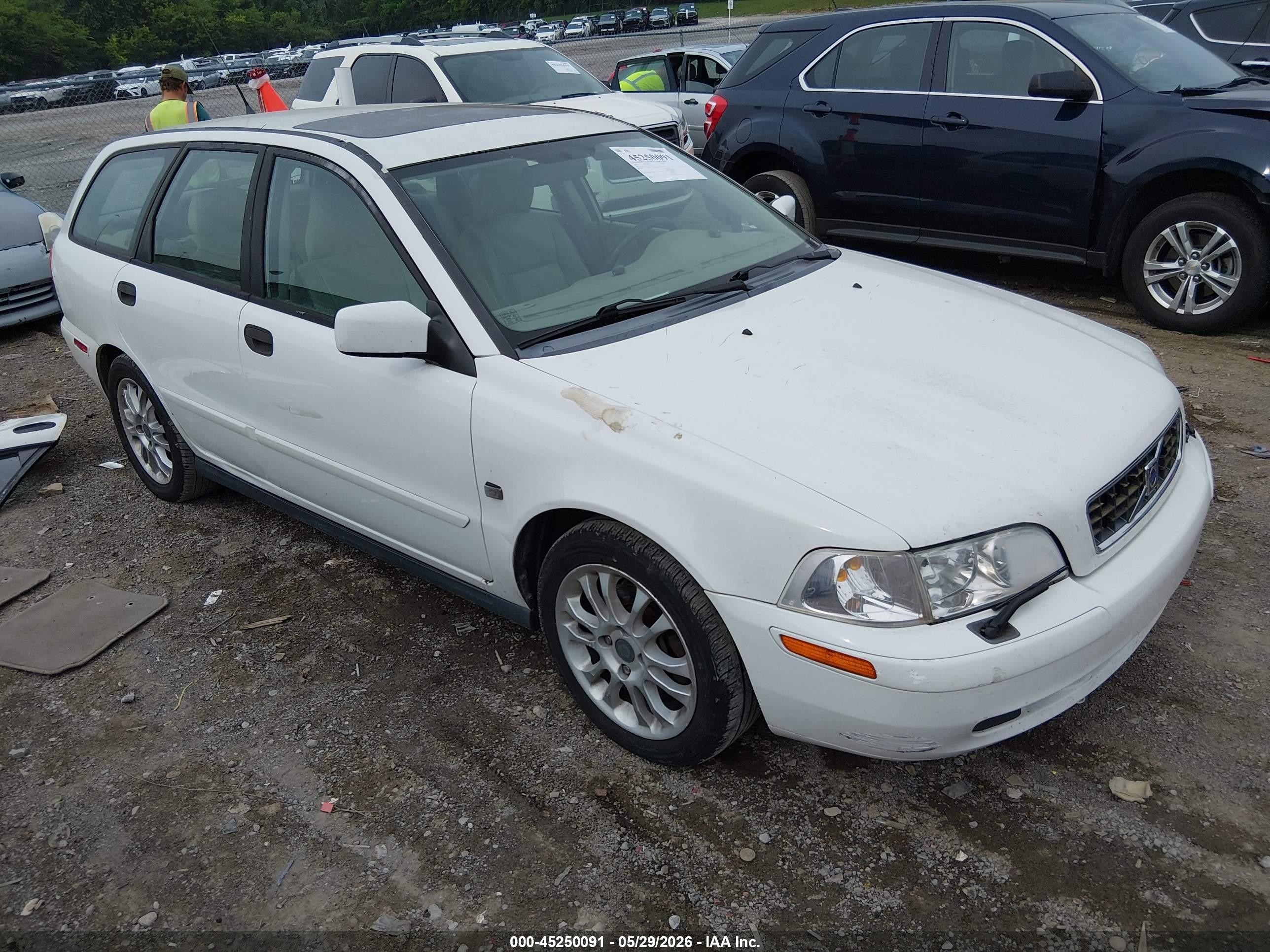 2004 Volvo V40, VIN YV1VW27554F032425 — Обычный износ