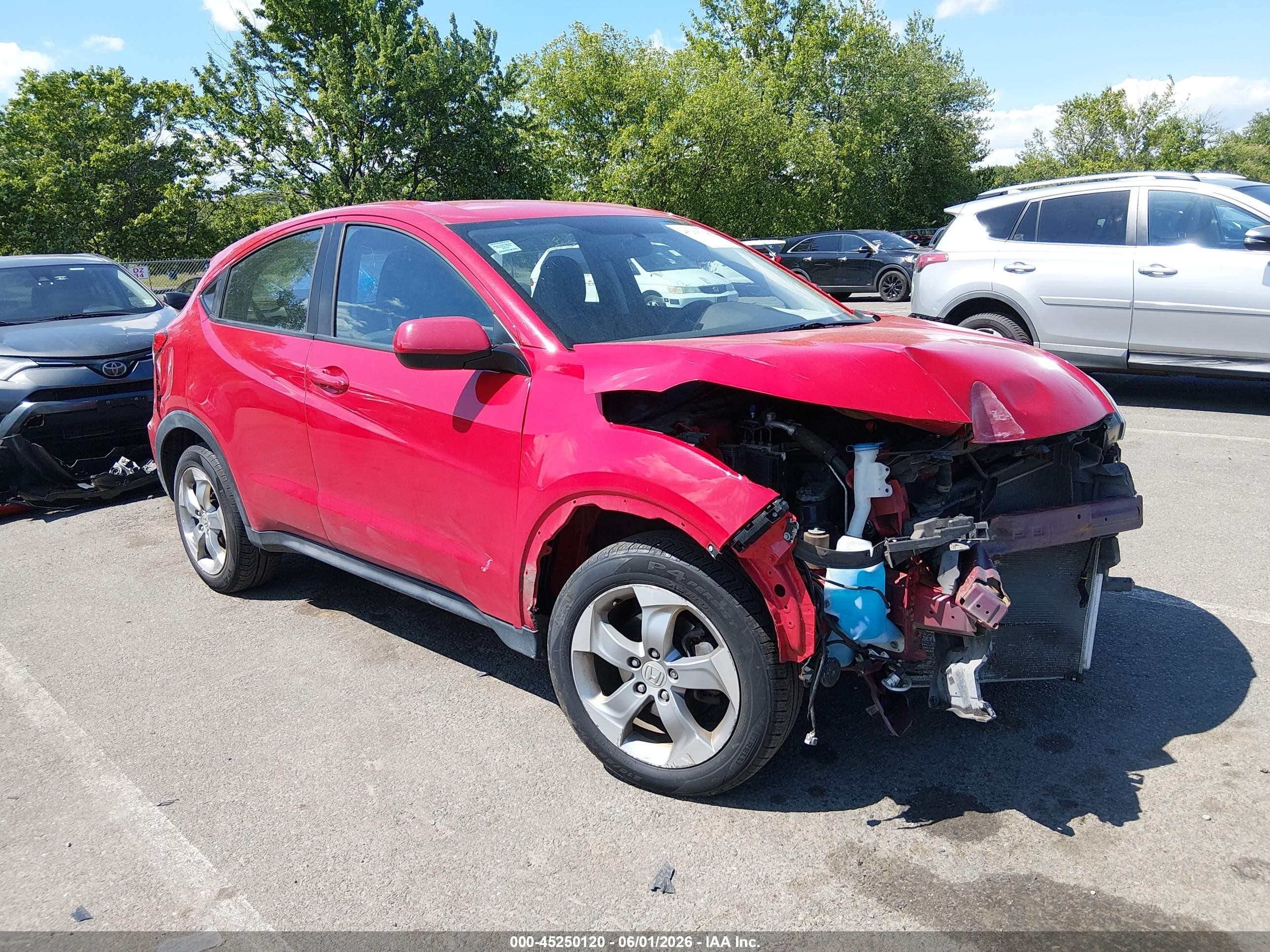 2018 Honda HR-V LX, VIN 3CZRU6H30JG703599 — Front end