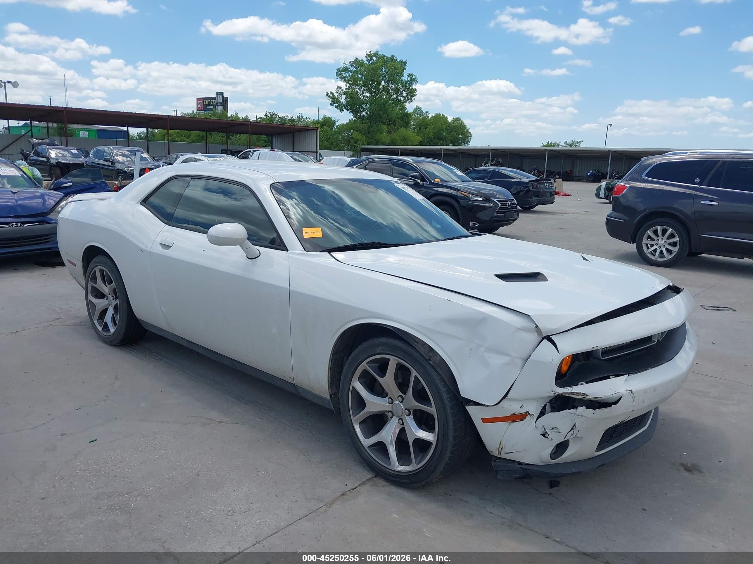 2015 Dodge Challenger SXT Plus, VIN 2C3CDZBG4FH707627 — Front end