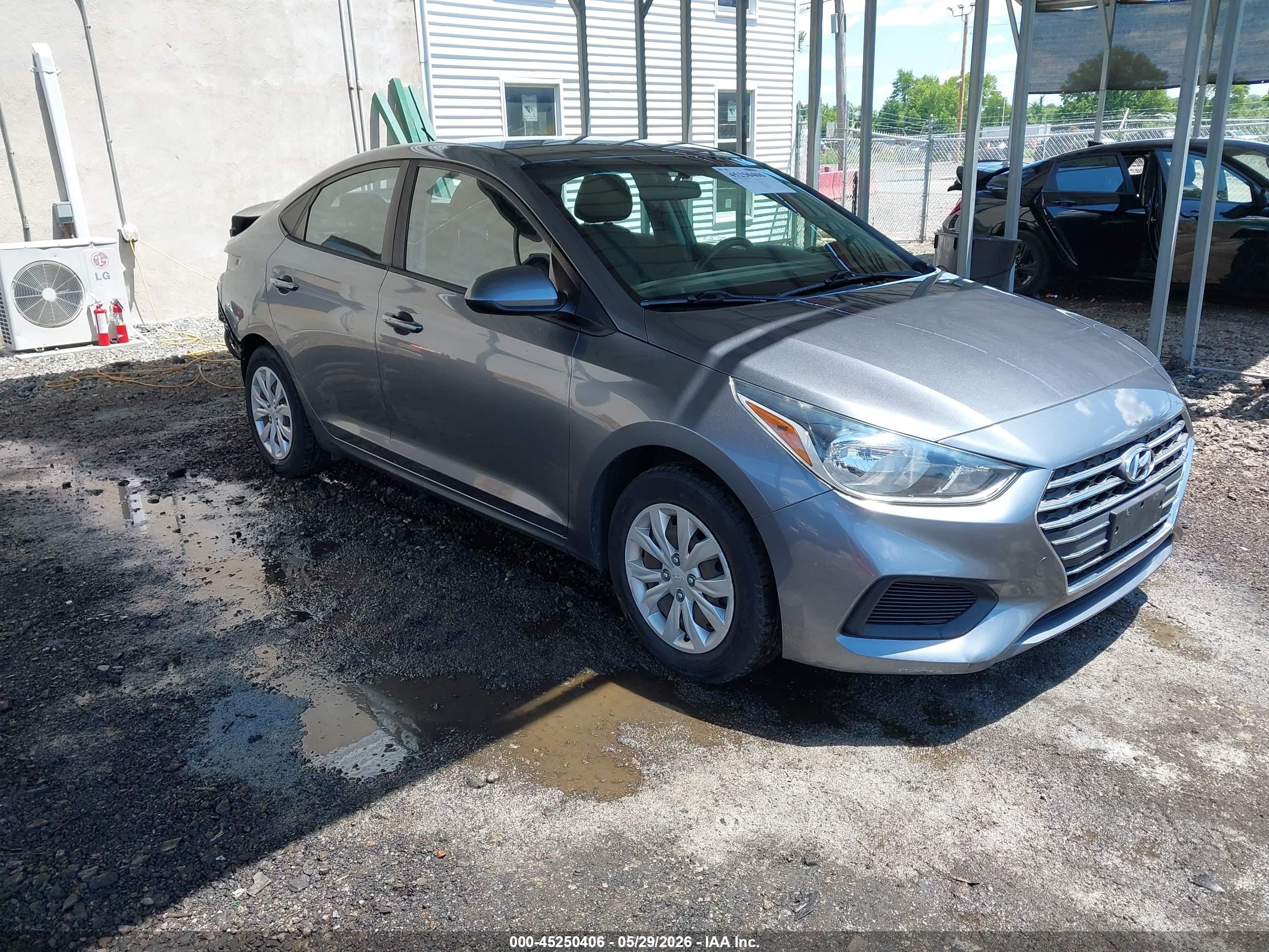 2019 Hyundai Accent SE, VIN 3KPC24A36KE078347 — Rear end