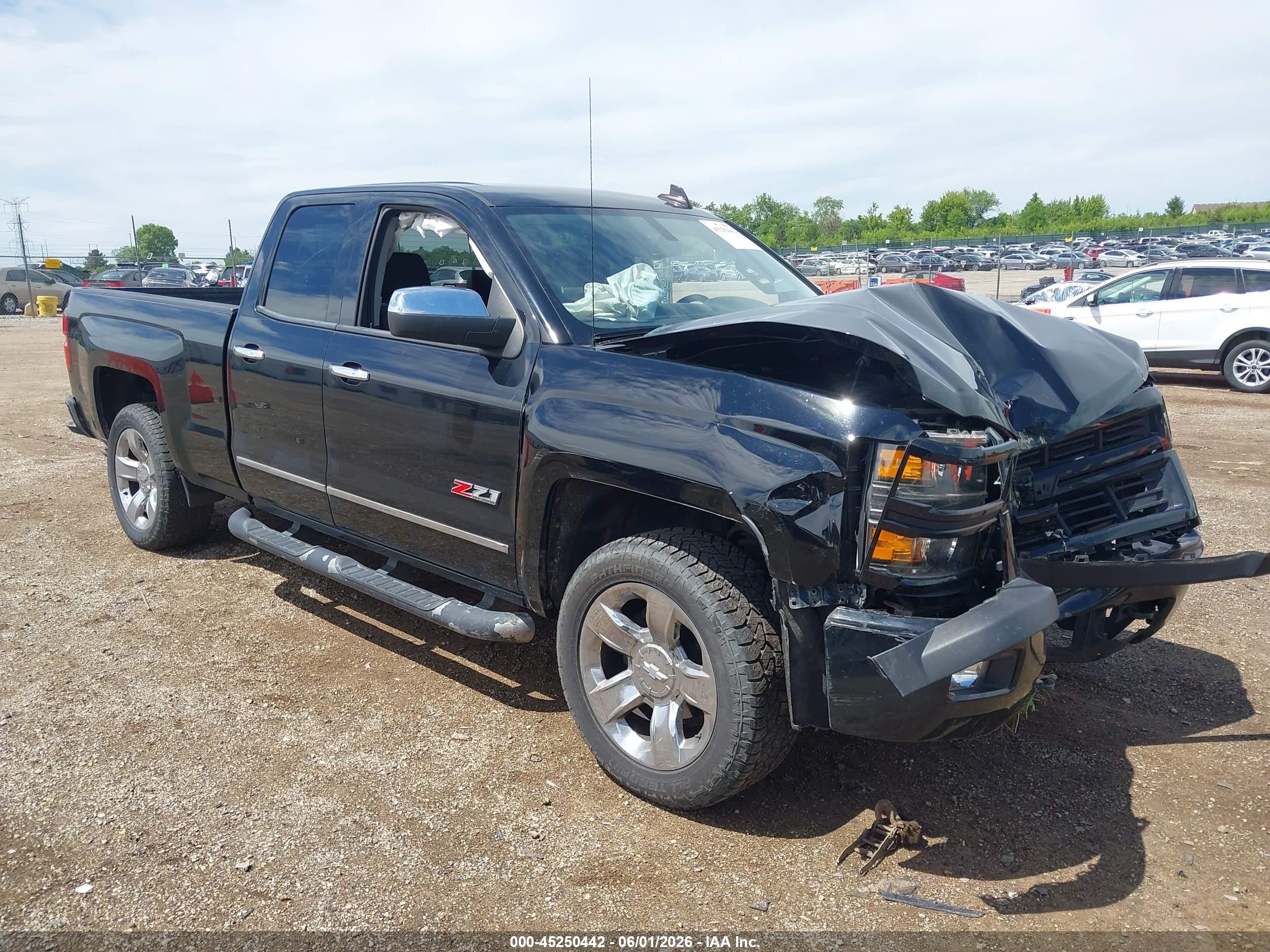 2015 Chevrolet Silverado 1500 LT, VIN 1GCVKREC4FZ345690 — Front end