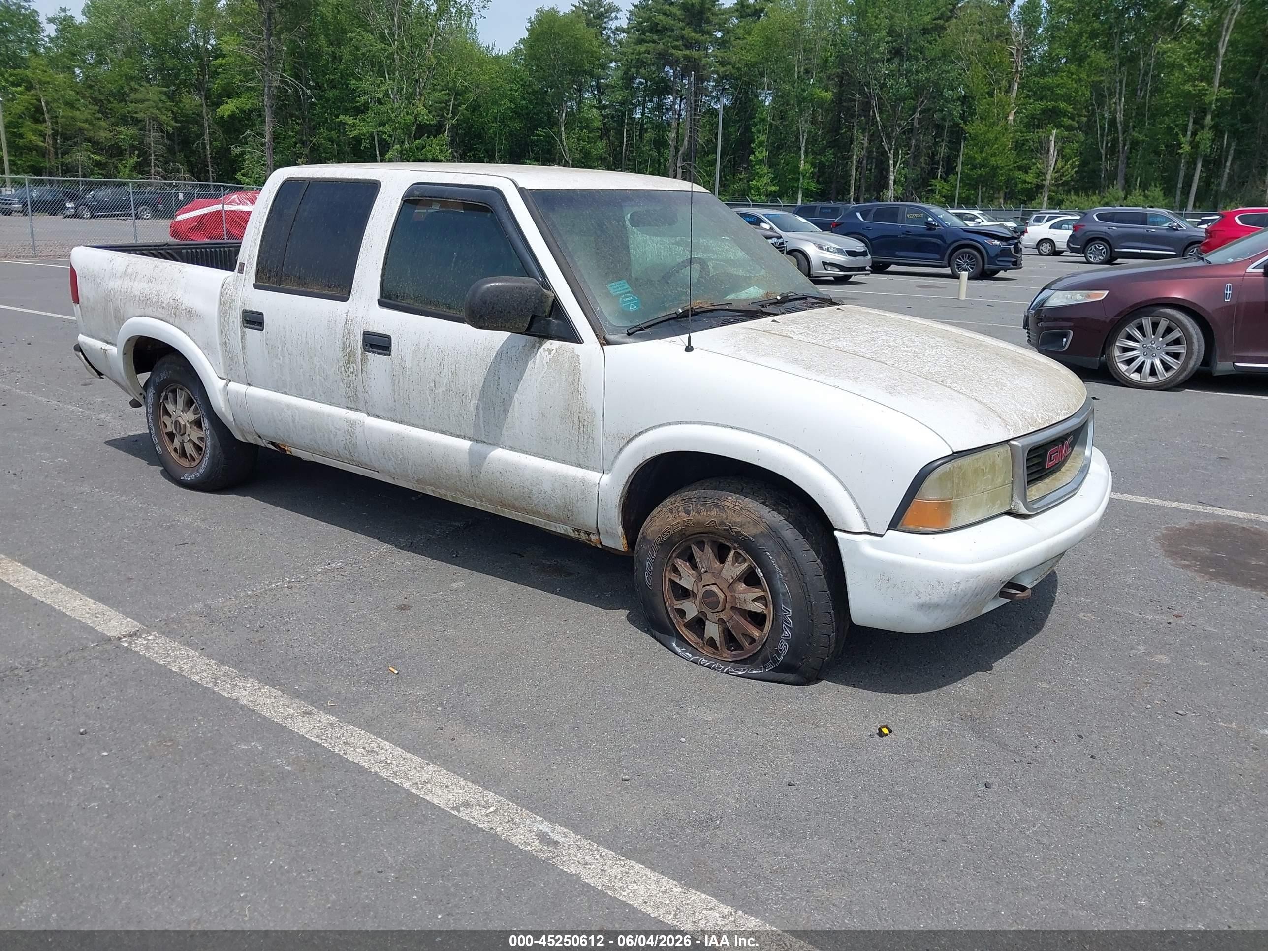 2003 GMC Sonoma SLS, VIN 1GTDT13X13K175700 — Normal wear