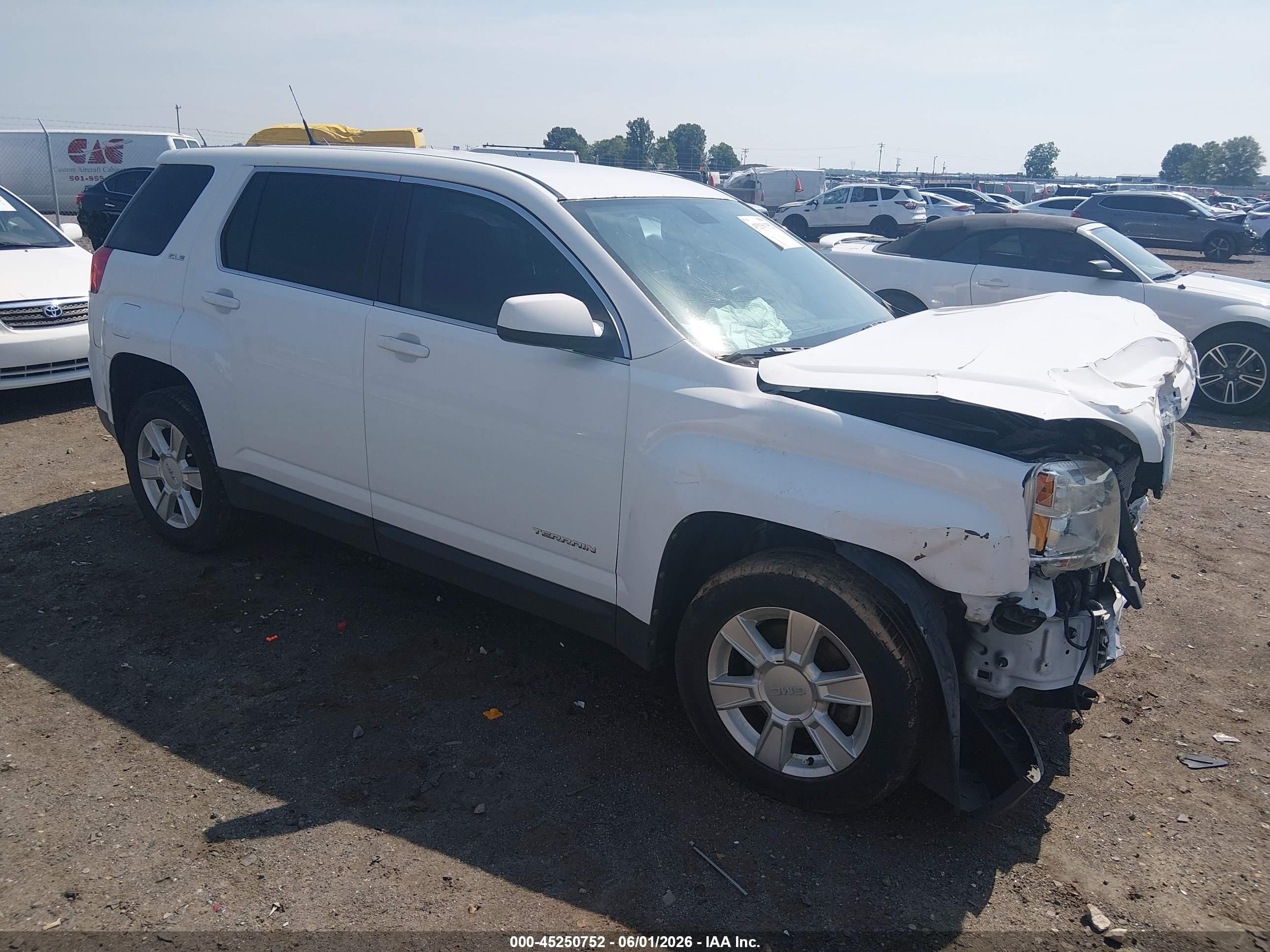 2011 GMC Terrain SLE-1, VIN 2CTALMEC0B6384561 — Front end