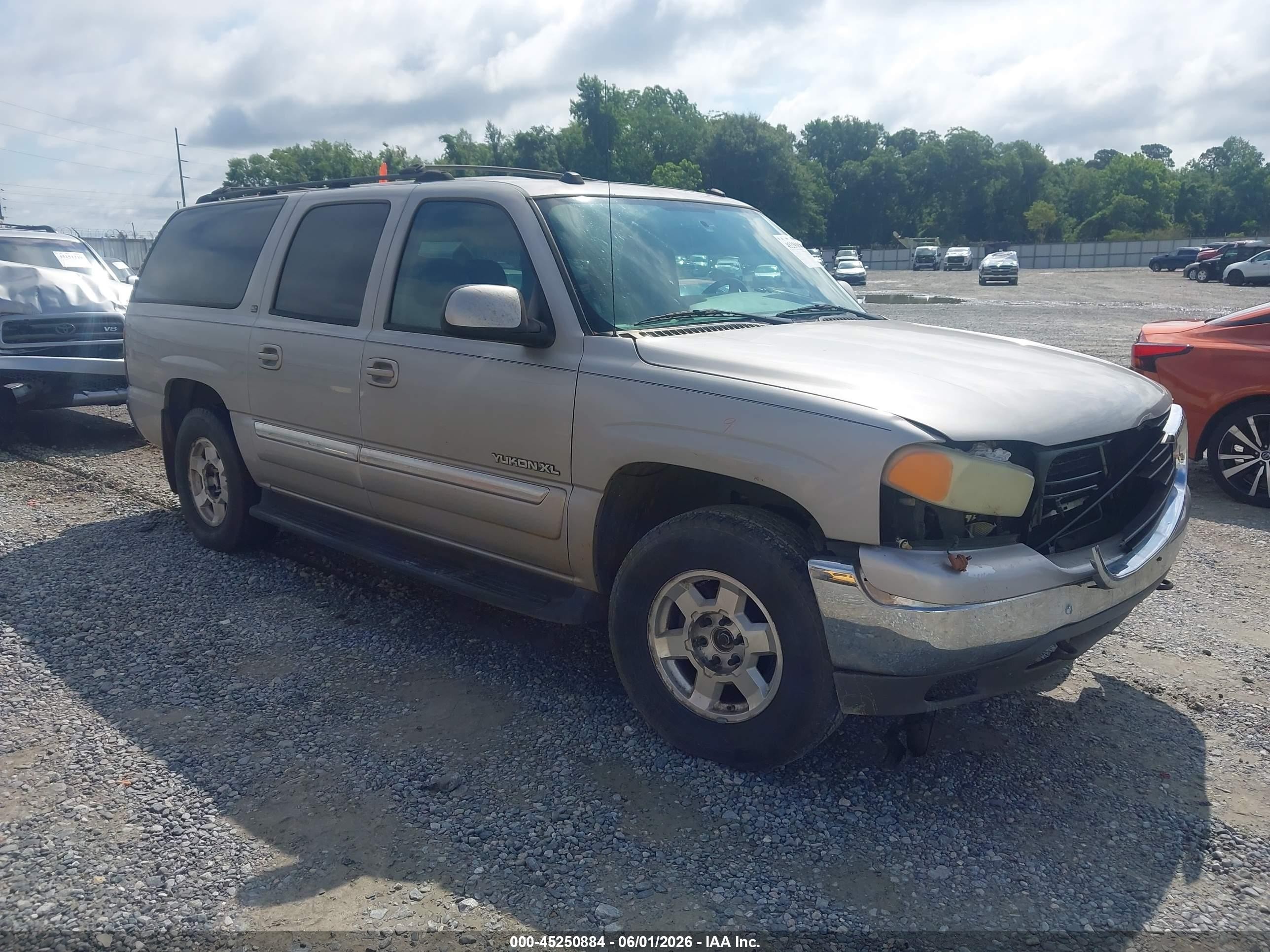 2004 GMC Yukon XL SLT, VIN 1GKFK16Z14J143432 — Front end