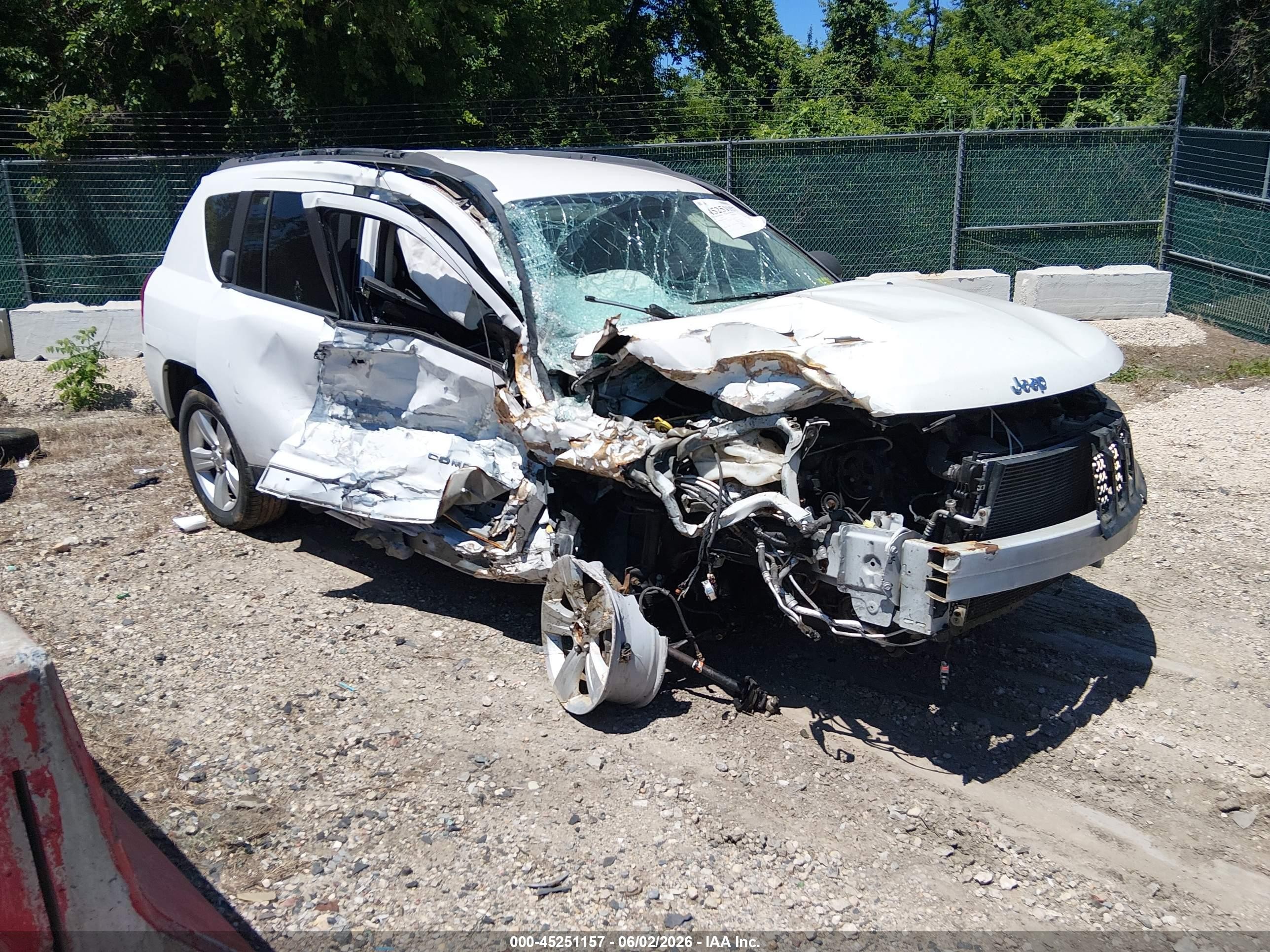 2012 Jeep Compass Sport, VIN 1C4NJDBB7CD658128 — Front end