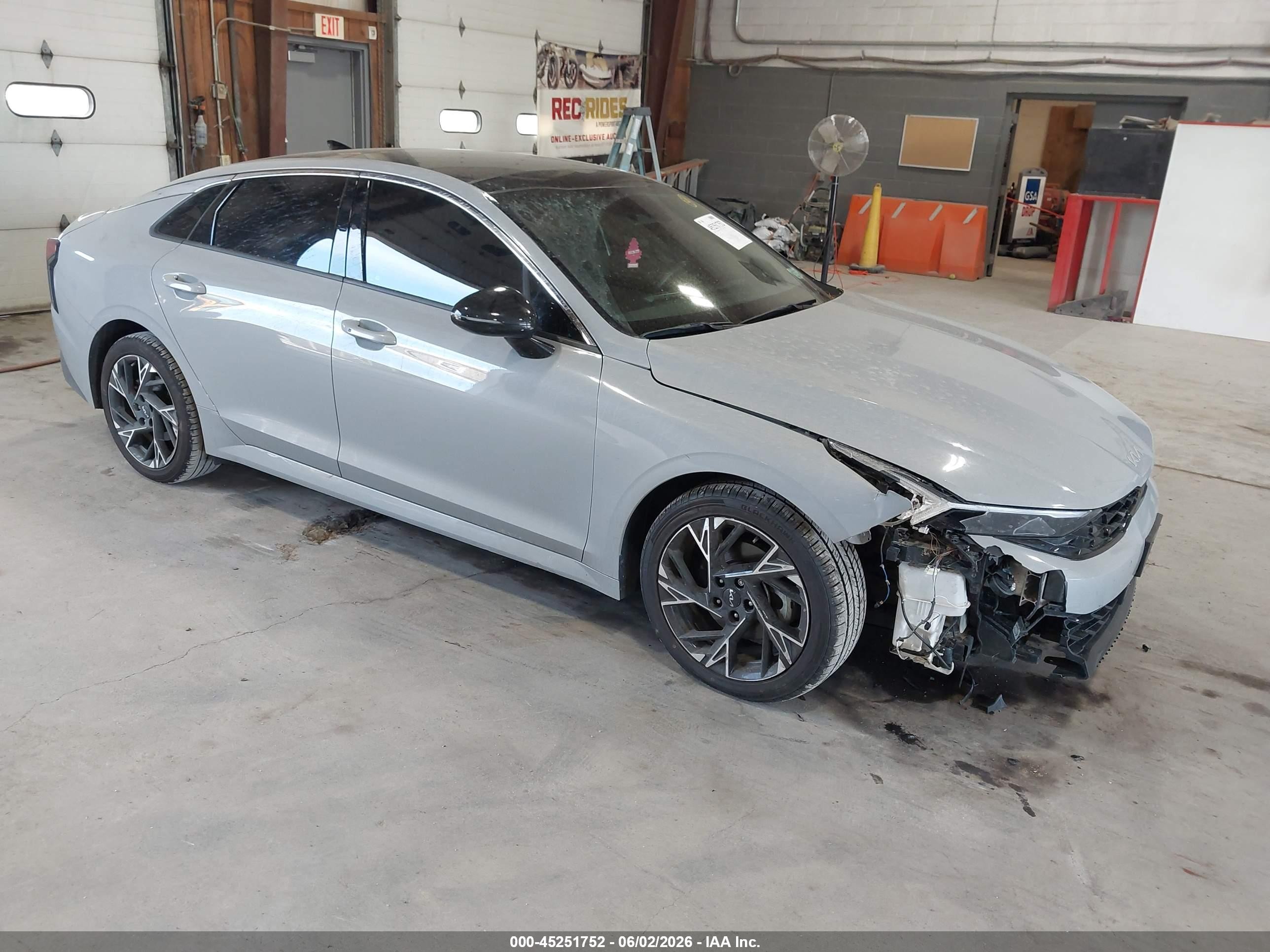2025 Kia K5 GT-Line, VIN KNAG64J77S5395054 — Front end