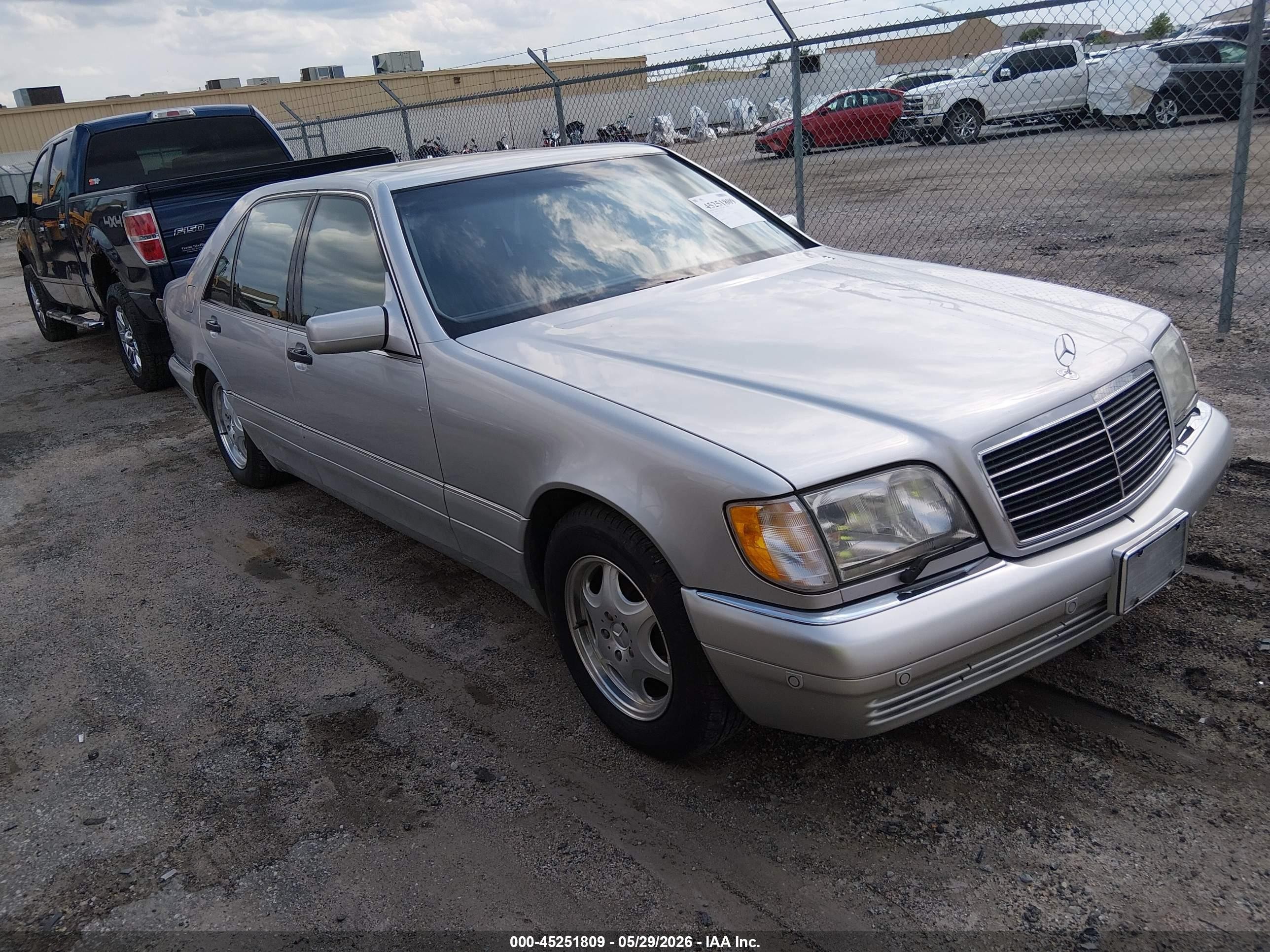 1999 Mercedes-Benz S 320/430/500, VIN WDBGA43G1XA426598 — Normal wear