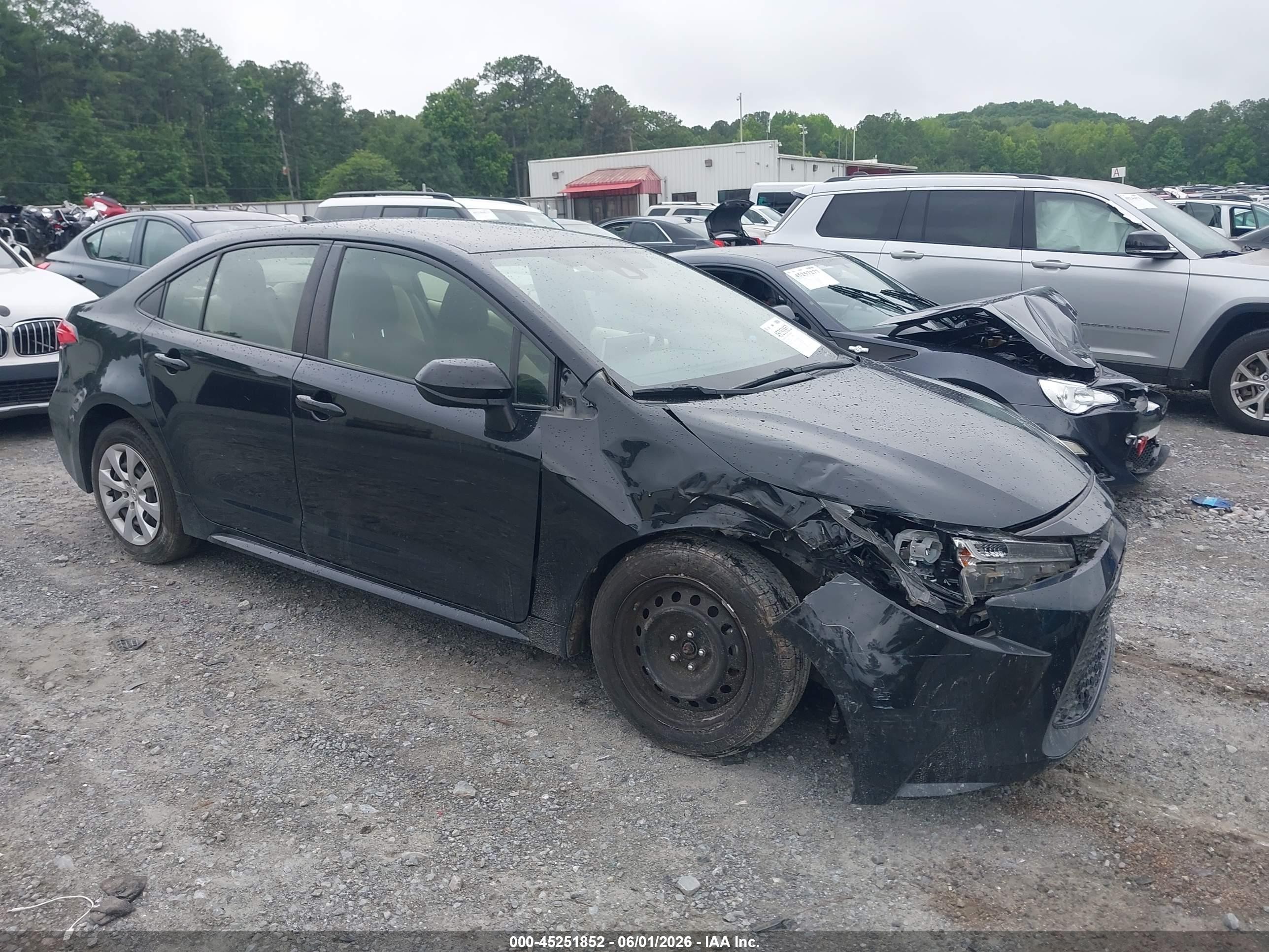 2020 Toyota Corolla LE, VIN JTDEPRAE5LJ010375 — Side
