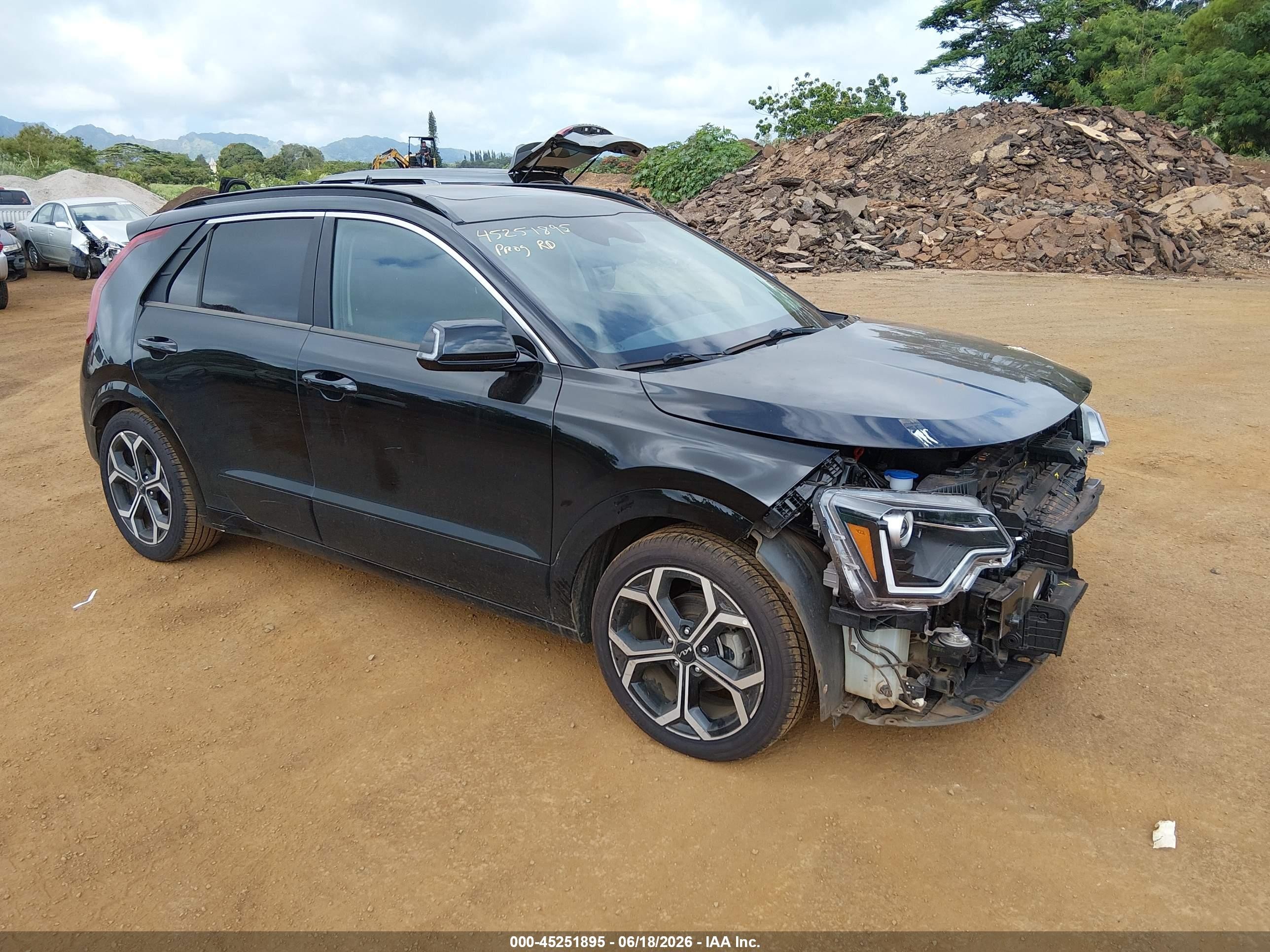 2024 Kia Niro EX, VIN KNDCR3LE5R5152173 — Front end