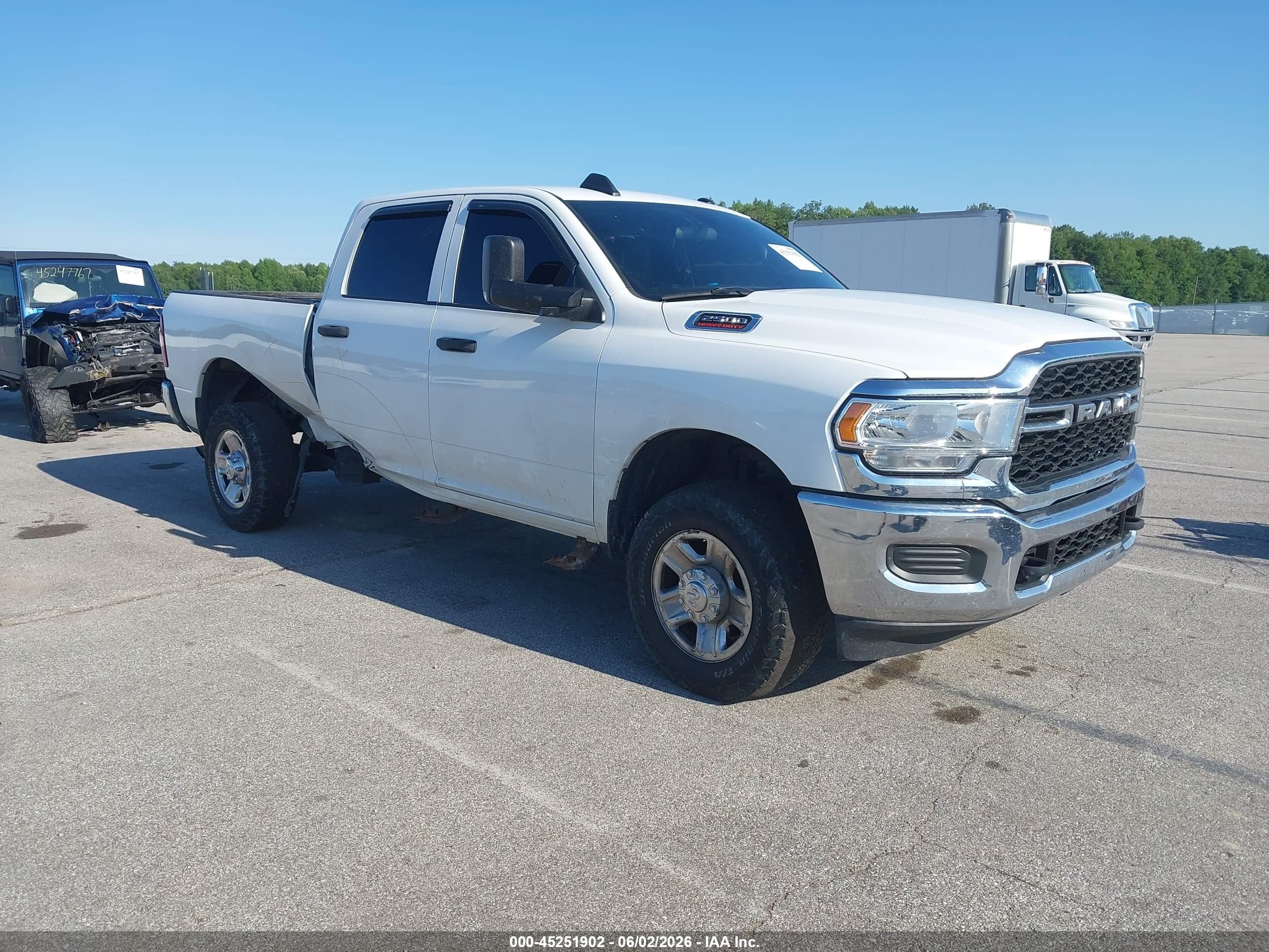 2021 Ram 2500 Tradesman, VIN 3C6UR5CL0MG677861 — Бок
