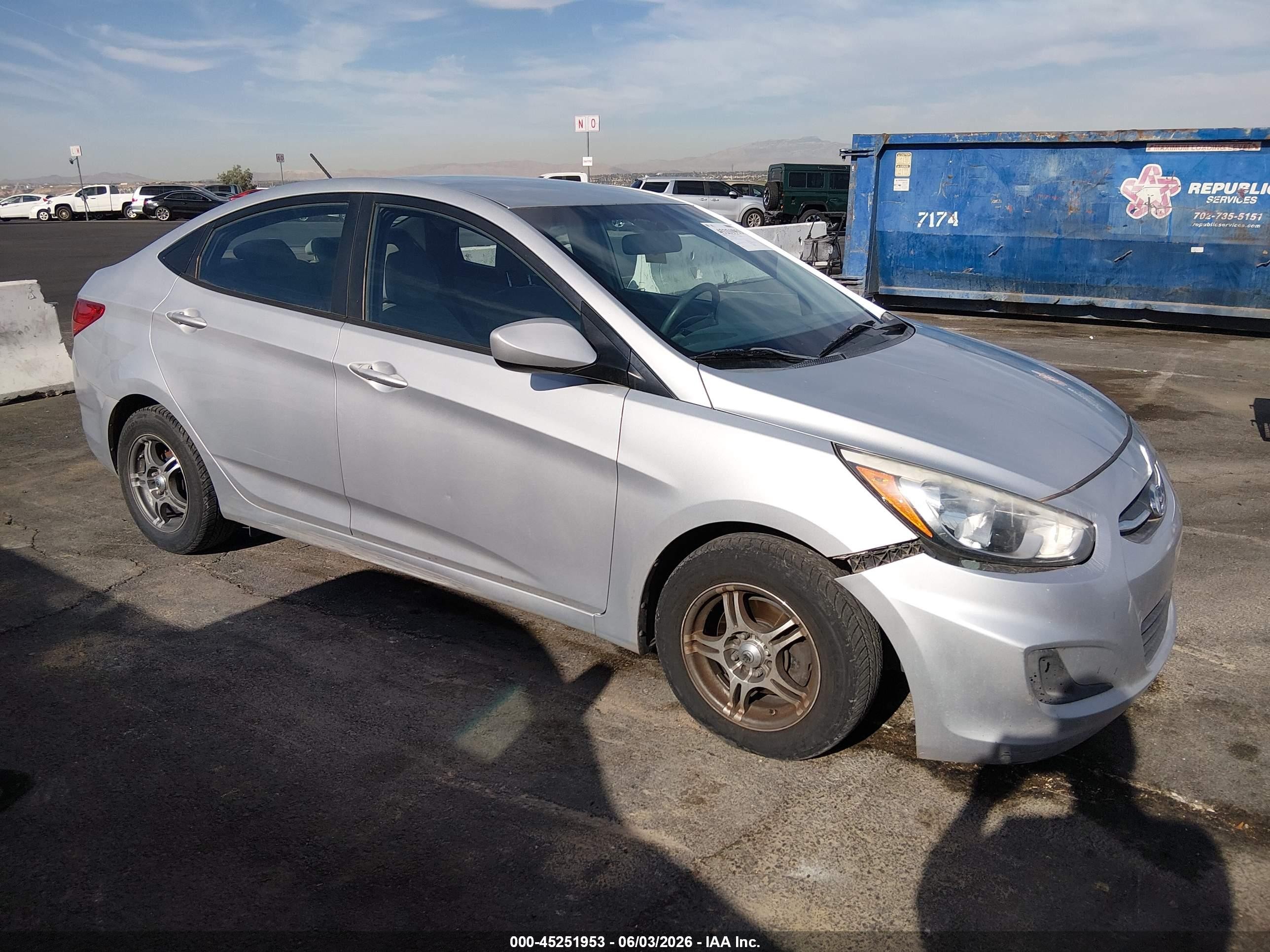 2015 Hyundai Accent GLS, VIN KMHCT4AE7FU880486 — Normal wear