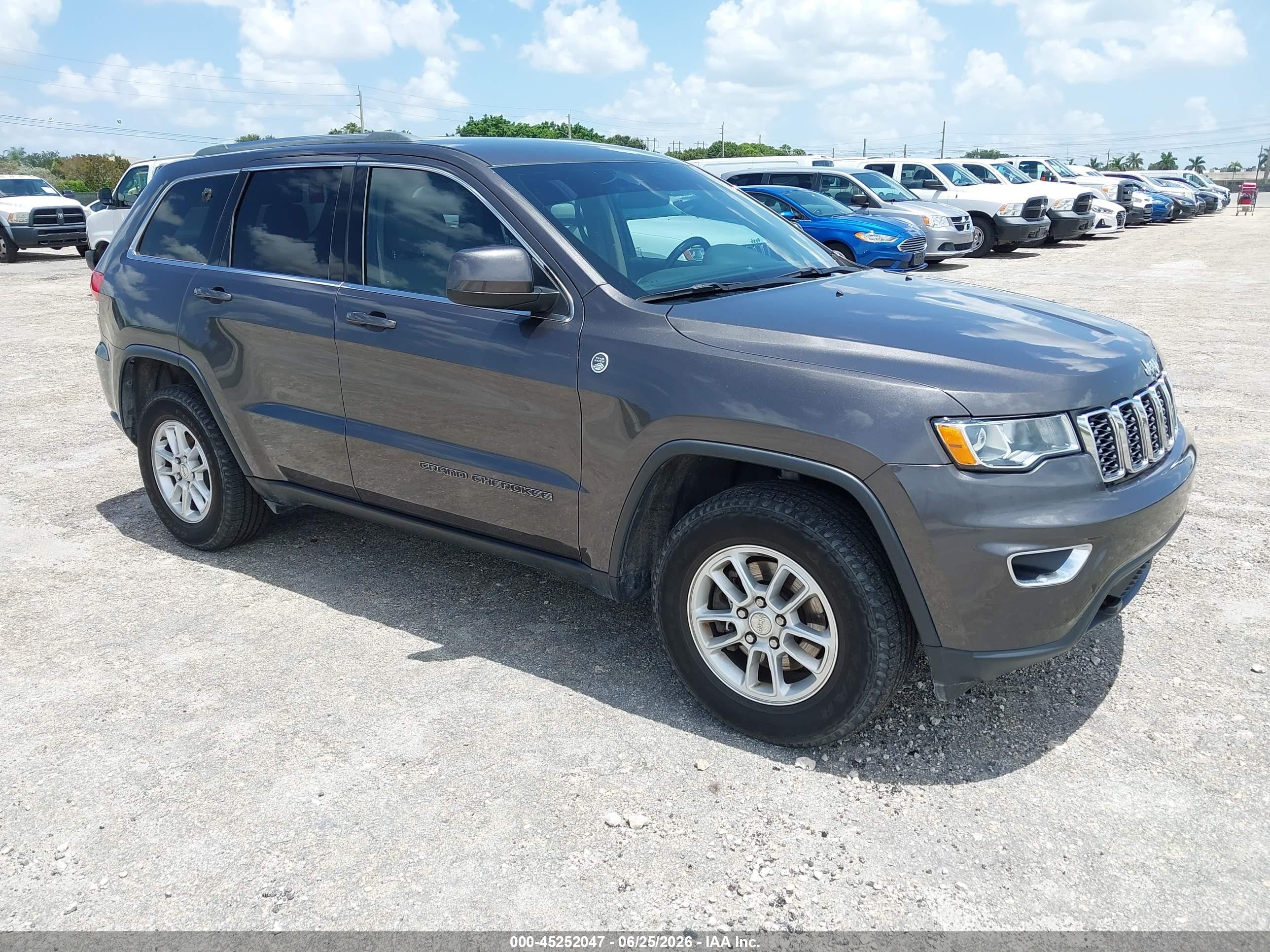 2019 Jeep Grand Cherokee Altitude, VIN 1C4RJFAG4KC837001 — Normal wear
