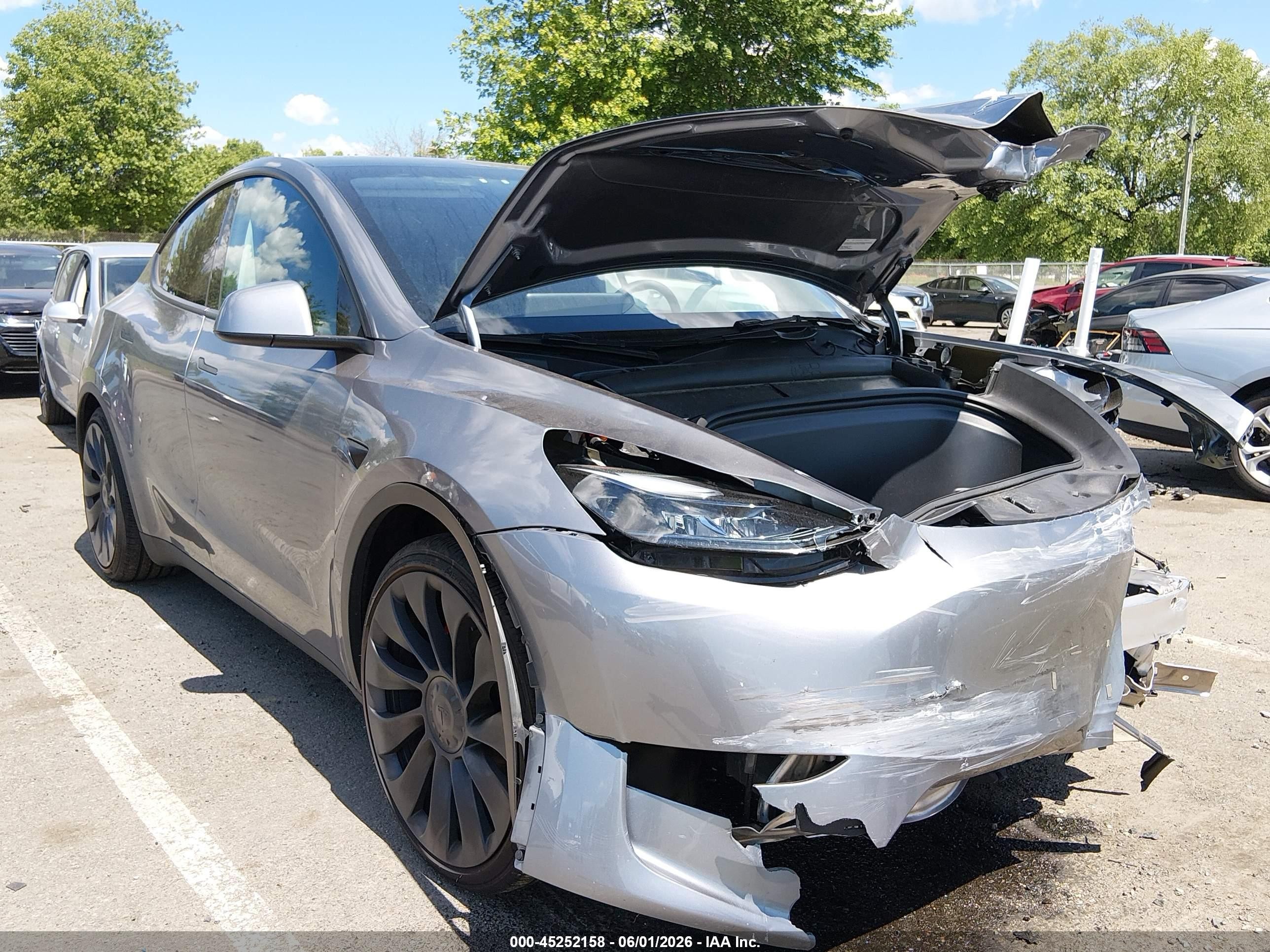 2024 Tesla Model Y Performance, VIN 7SAYGDEF1RA325855 — Front end