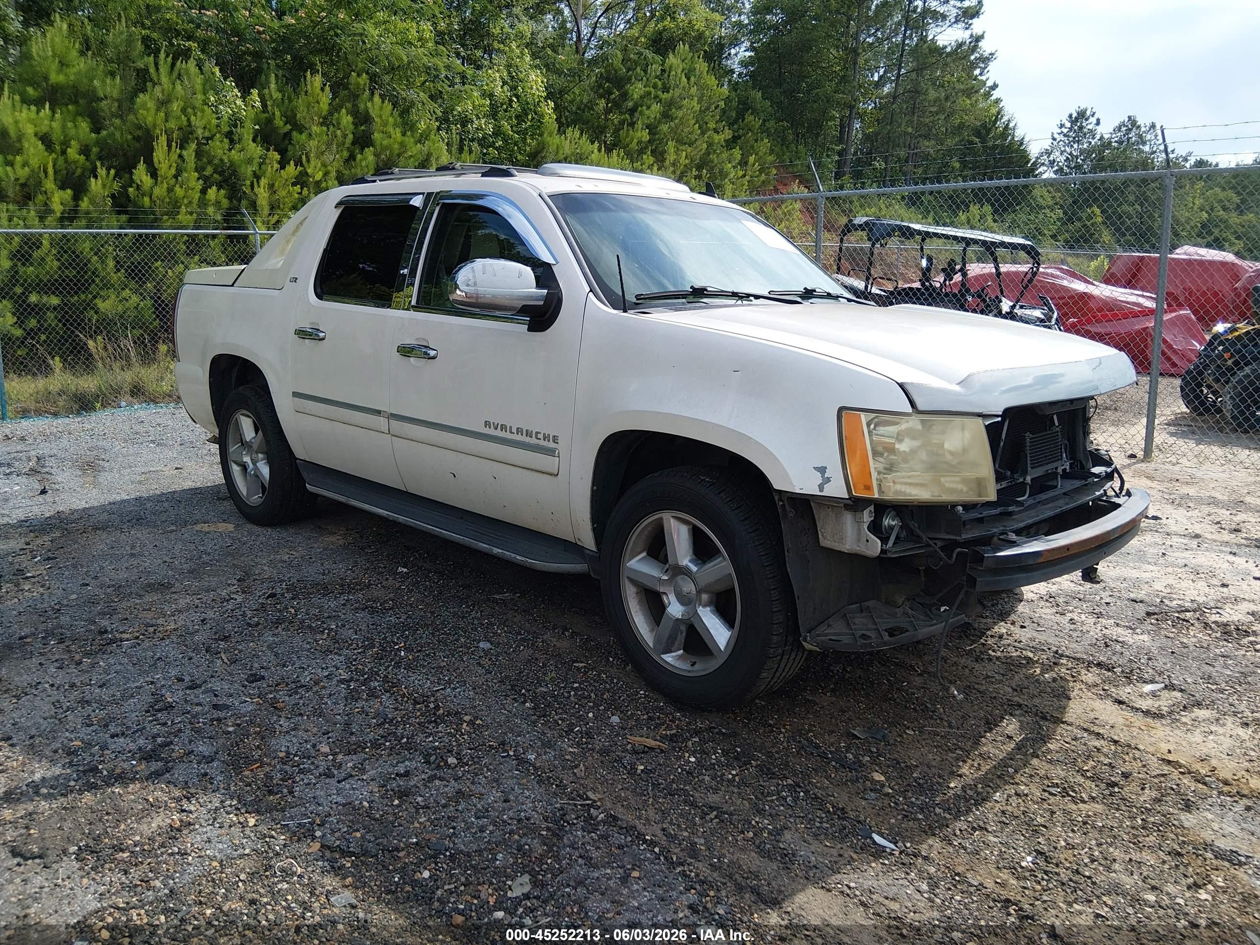 2012 Chevrolet Avalanche LTZ, VIN 3GNMCGE08CG246795 — По всему кузову